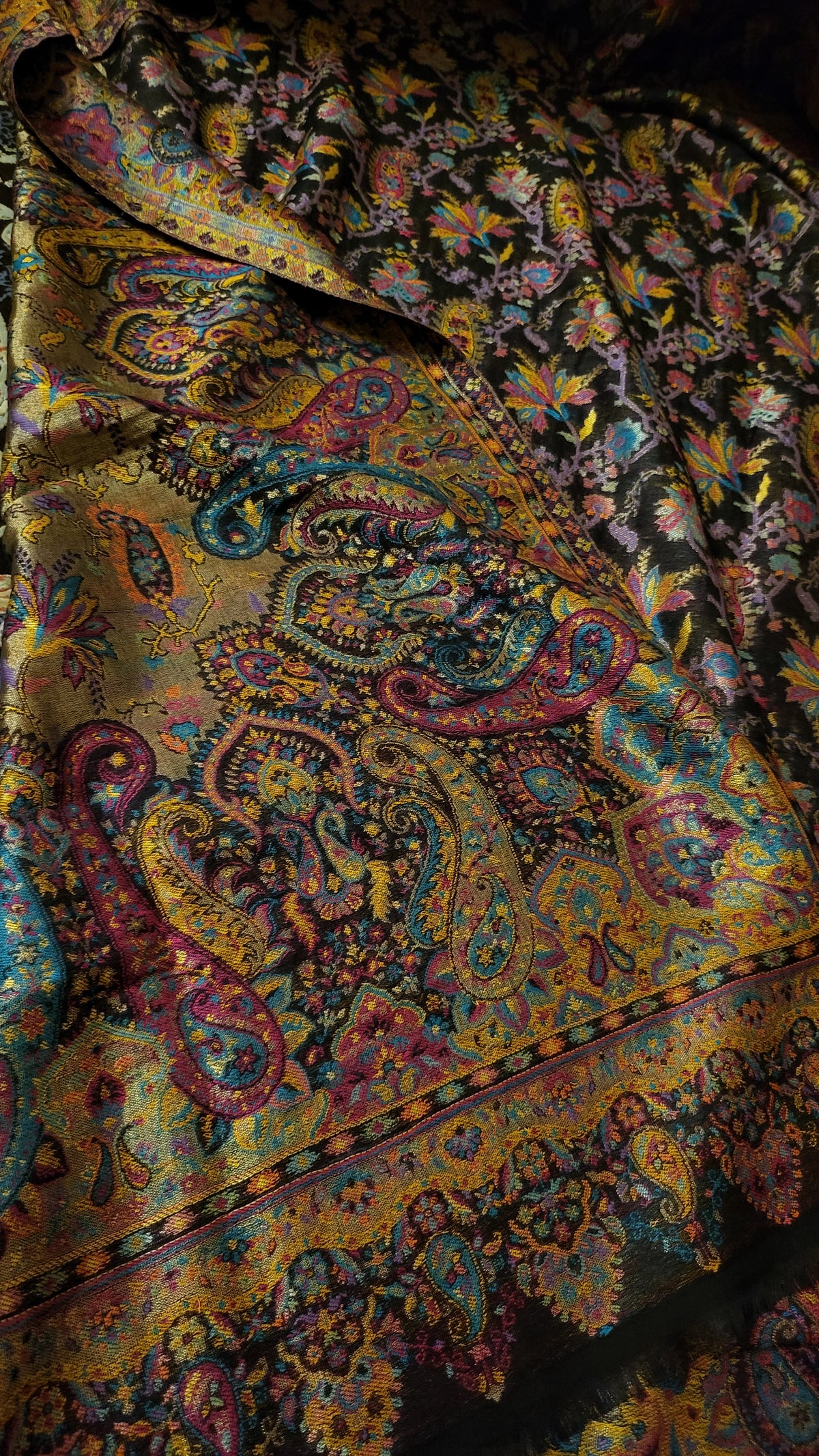 Gandhara moonlight : Reversible shawl