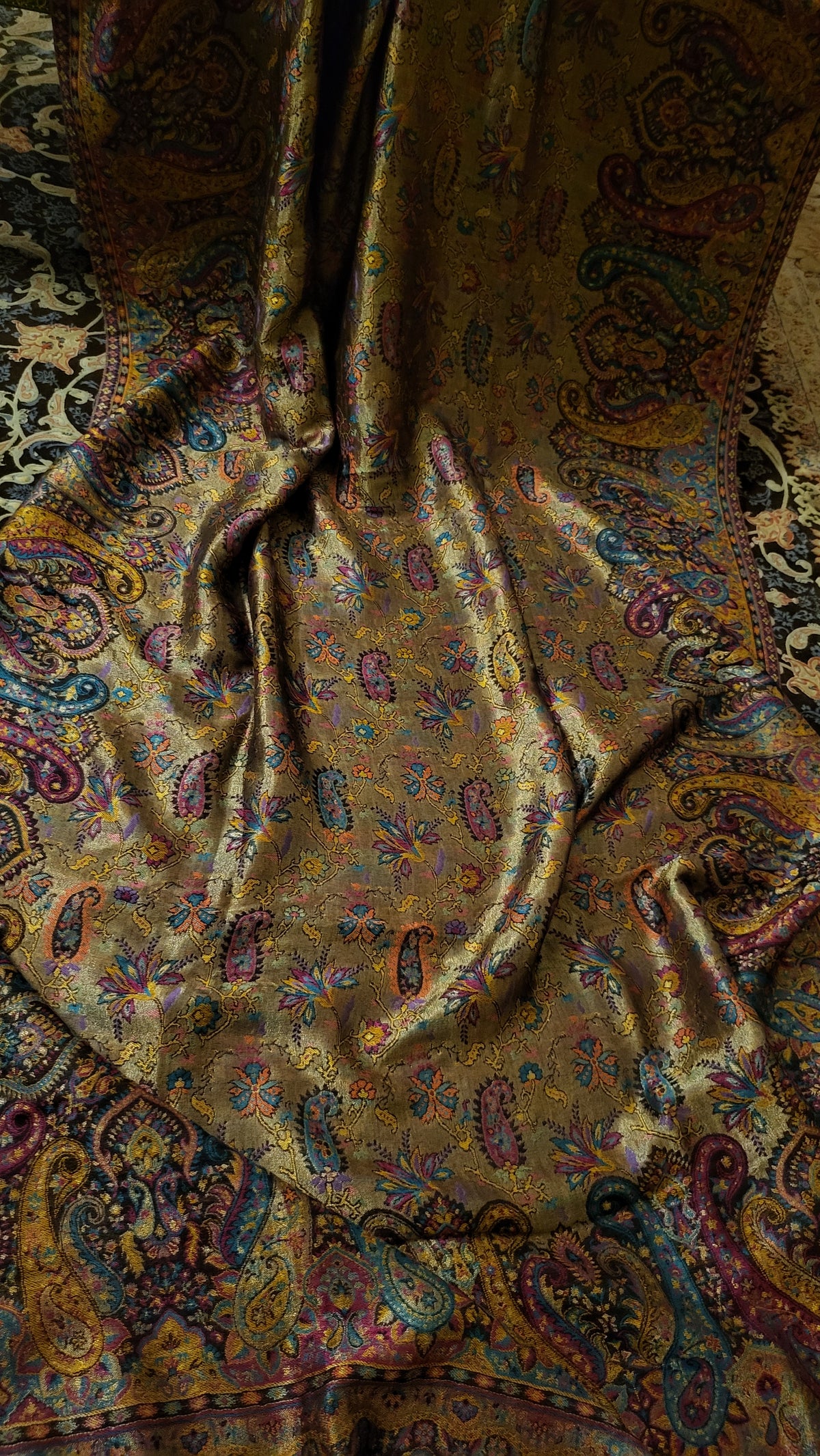 Gandhara moonlight : Reversible shawl