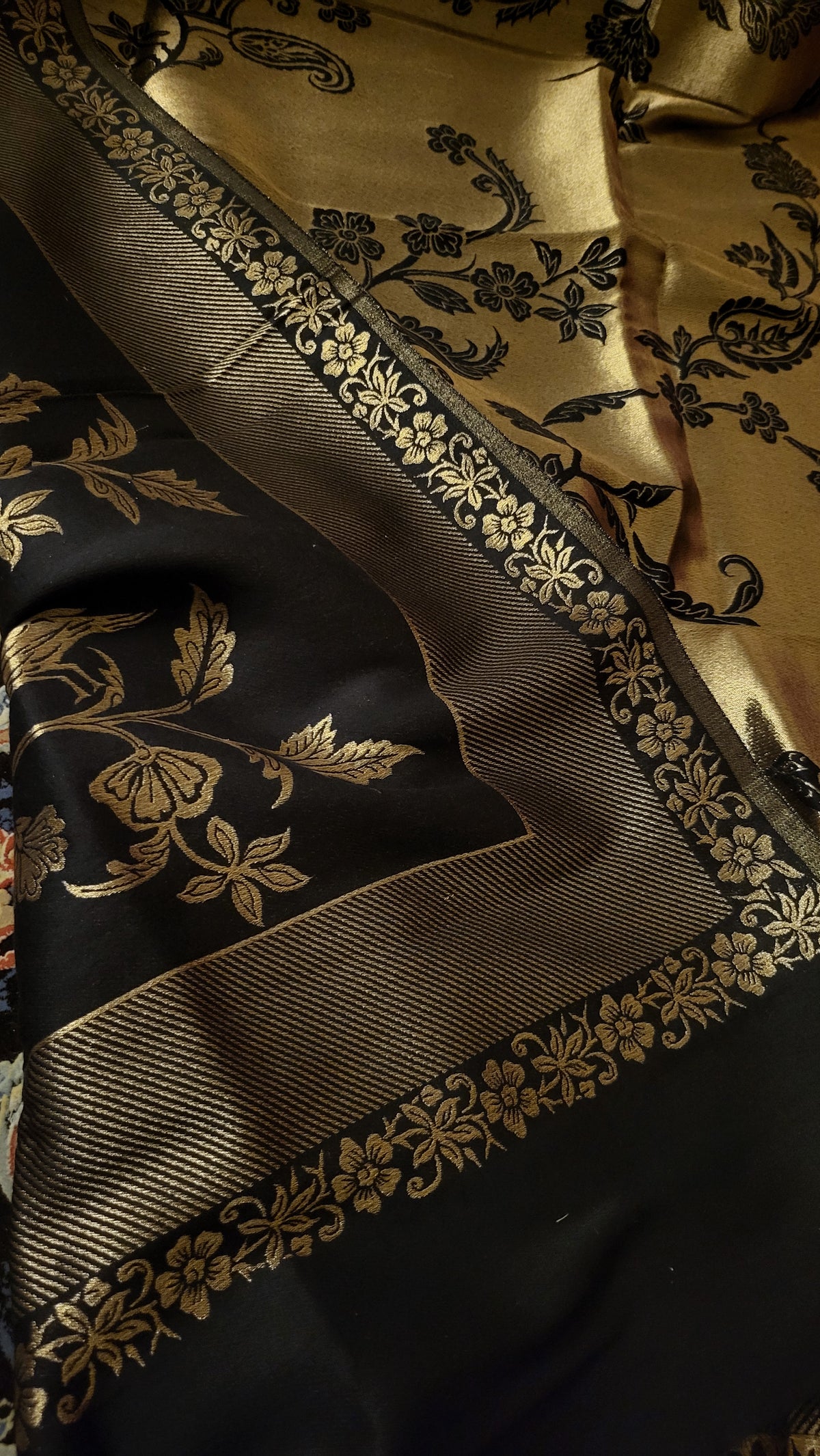 Reversible paper moonlight : kaani shawl