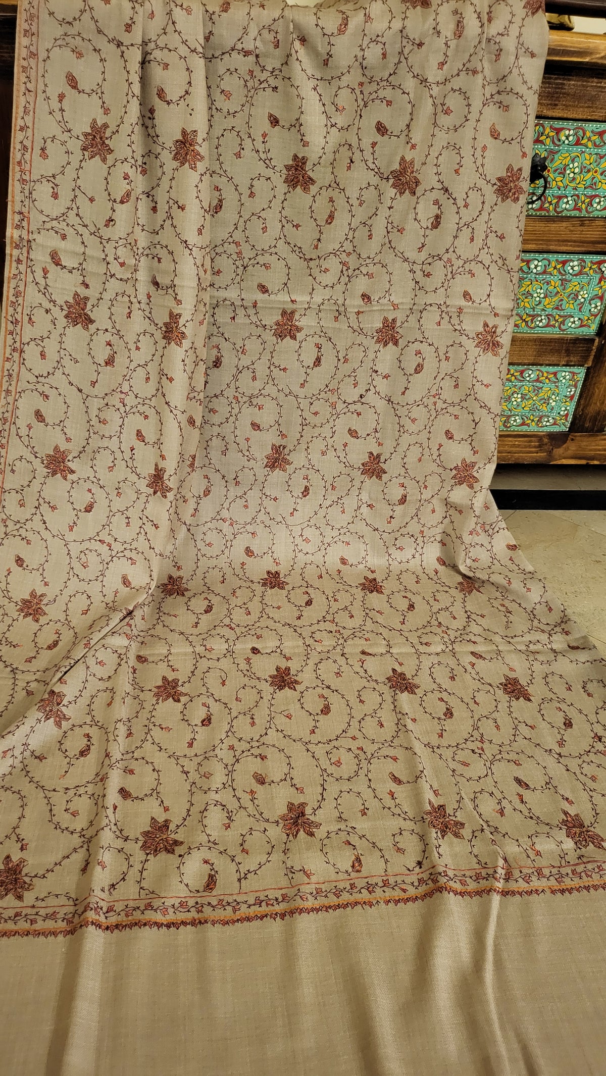 Hand Embroidered : Pashmina shawl