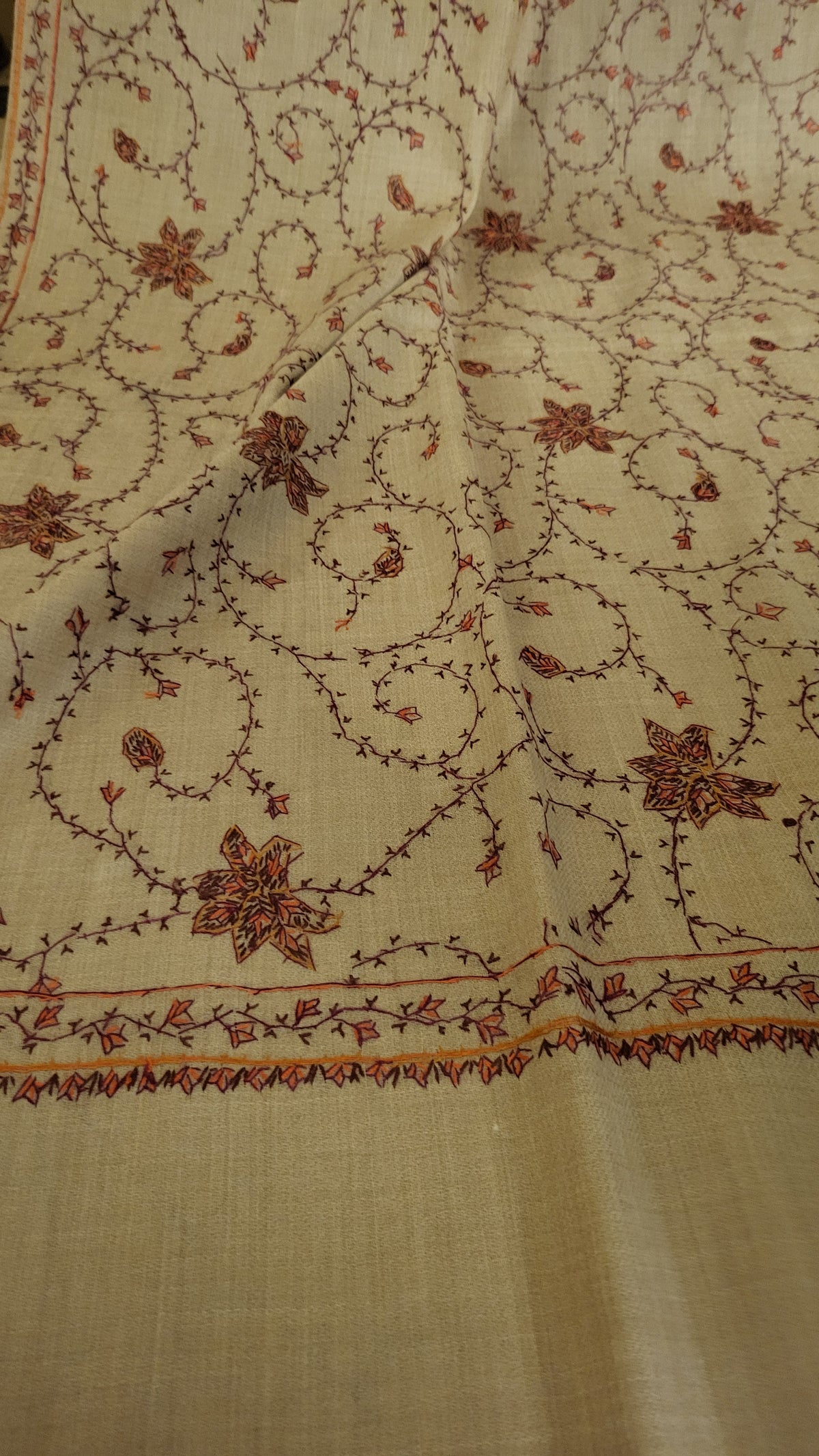 Hand Embroidered : Pashmina shawl