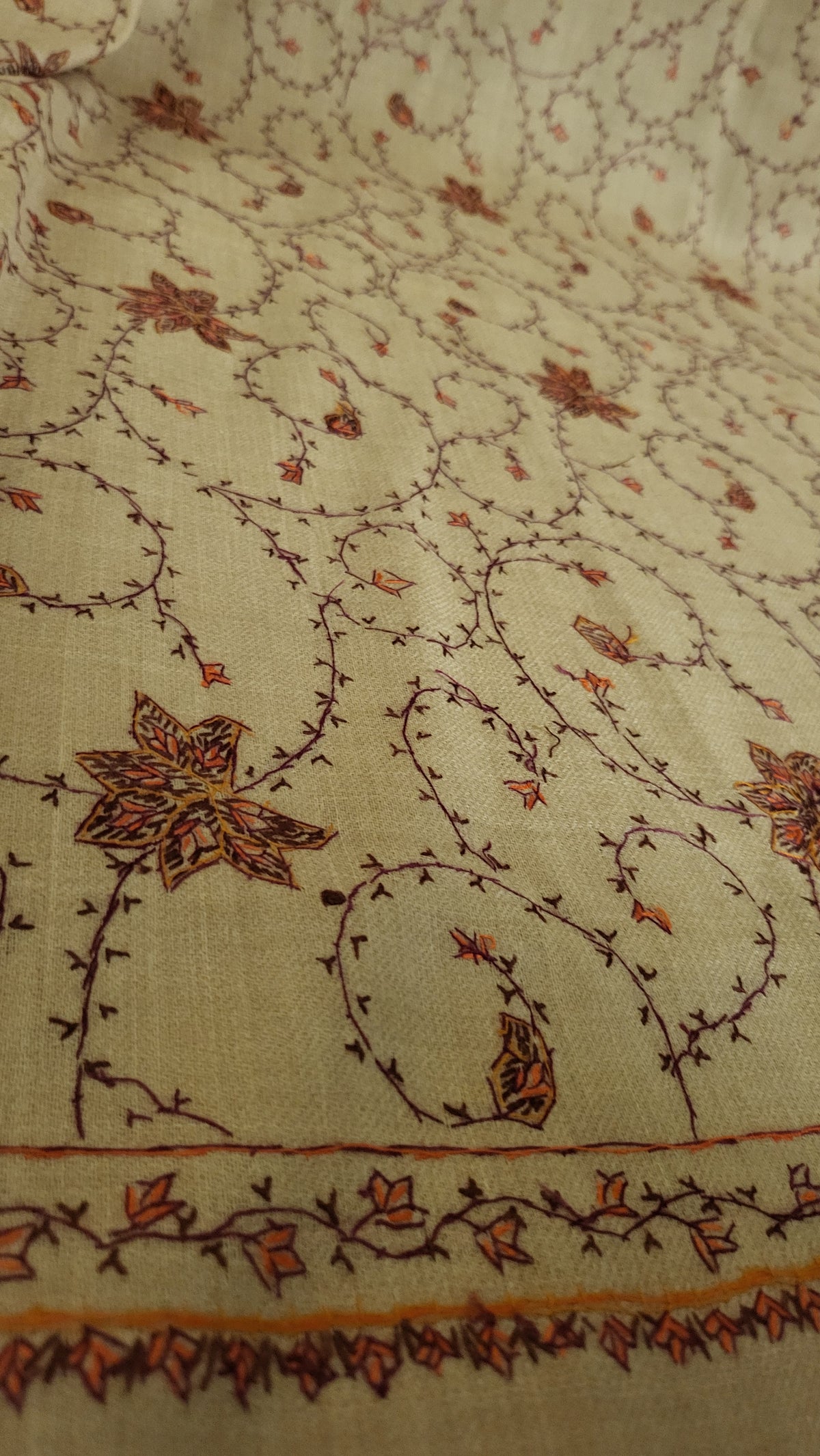 Hand Embroidered : Pashmina shawl