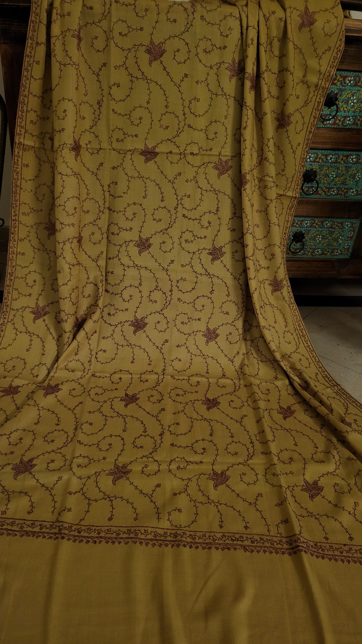 Hand Embroidered : Pashmina shawl