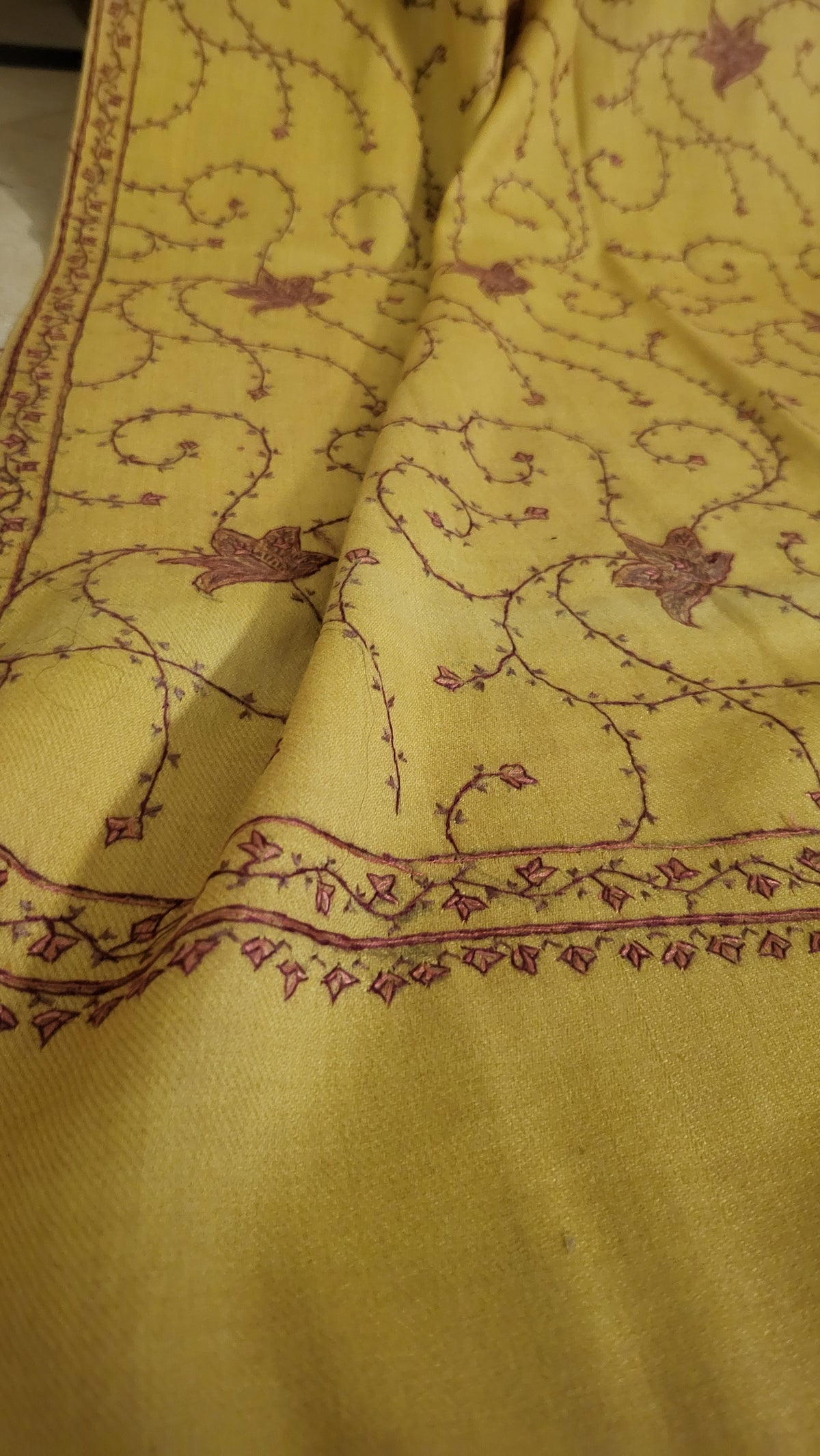Hand Embroidered : Pashmina shawl