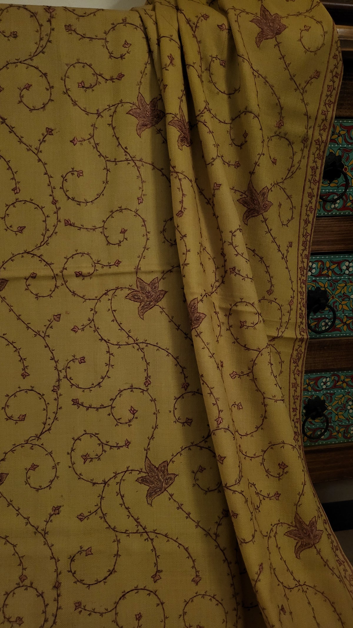 Hand Embroidered : Pashmina shawl