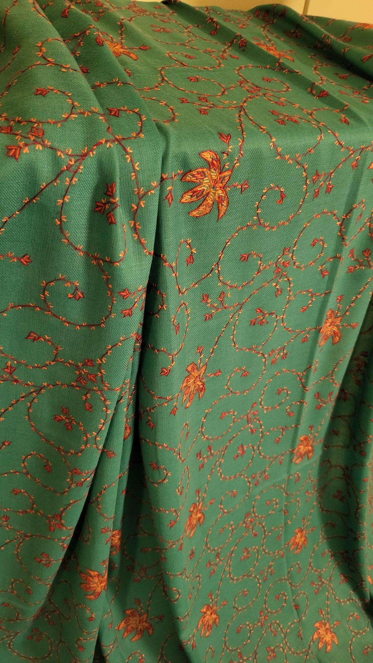 Hand Embroidered : Pashmina shawl