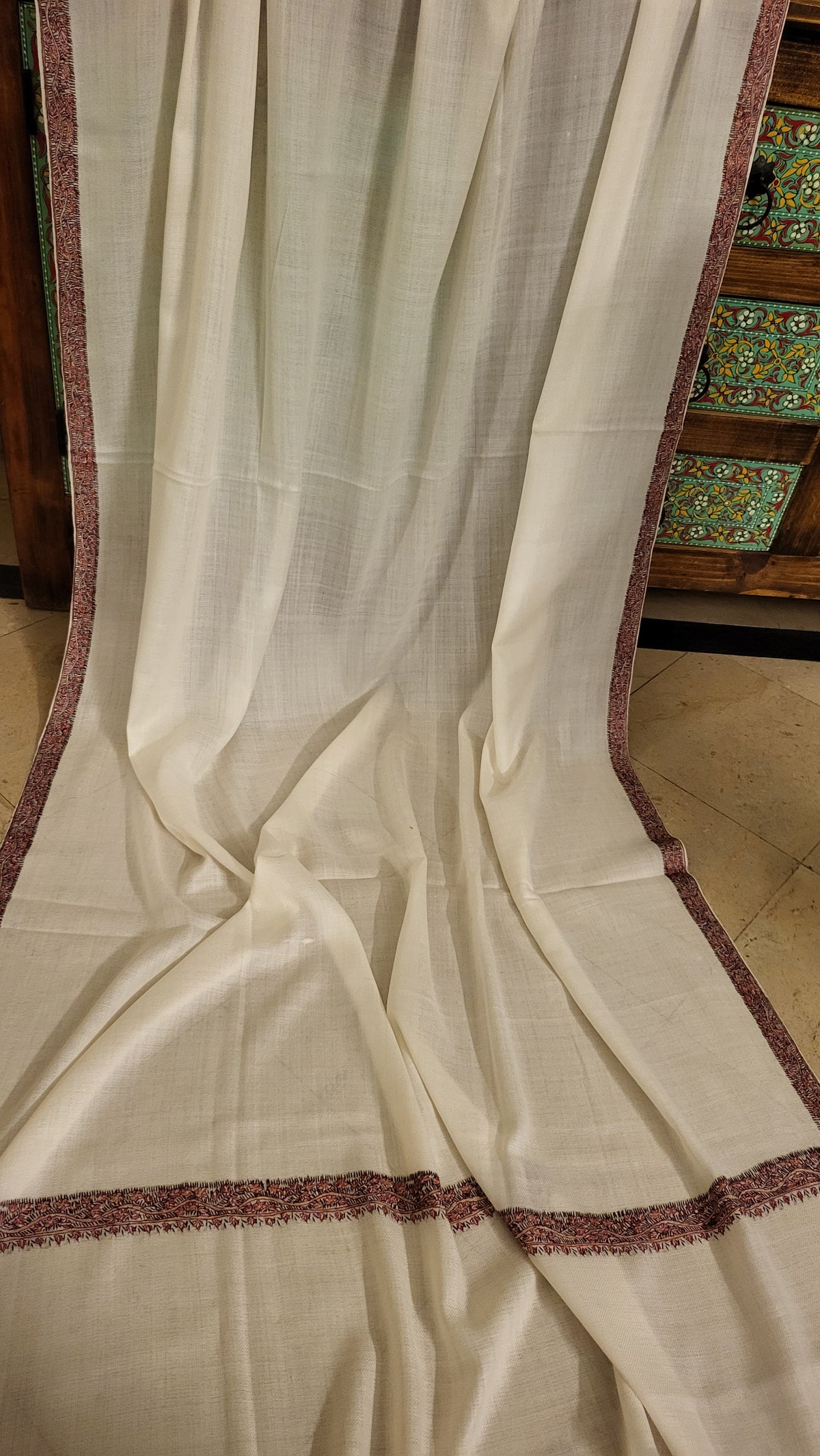 Needle Embroidered : Pashmina shawl