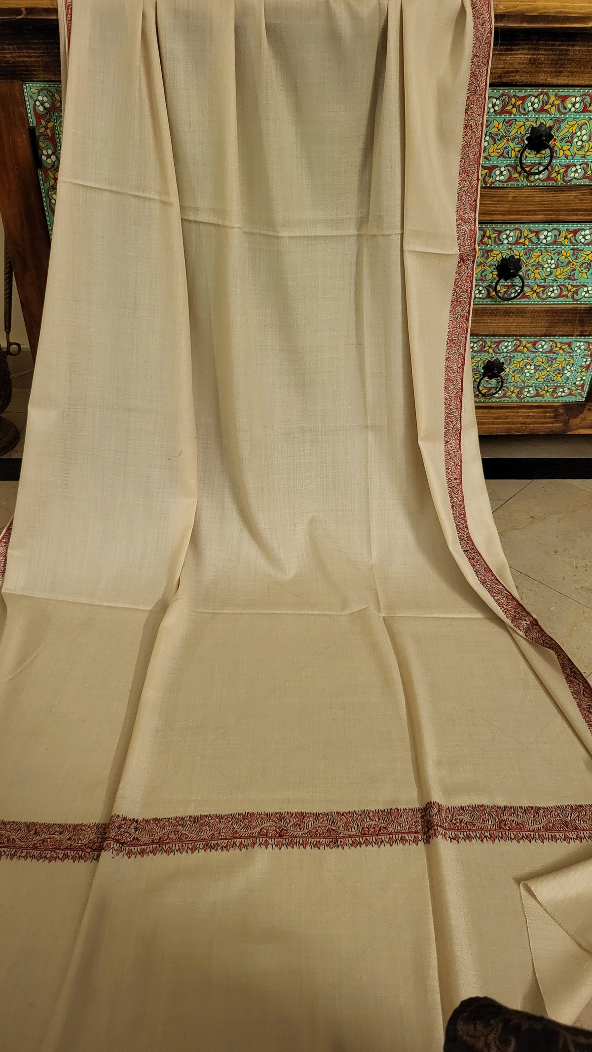 Needle Embroidered : Pashmina shawl