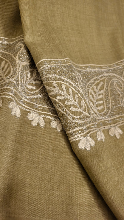 Tilla embroidered : shawl
