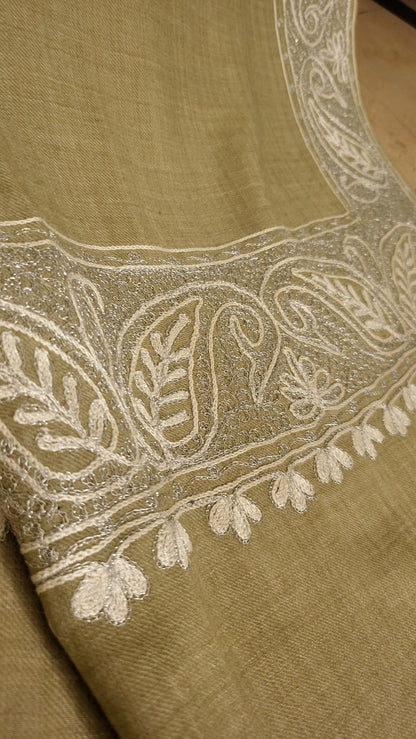 Tilla embroidered : shawl