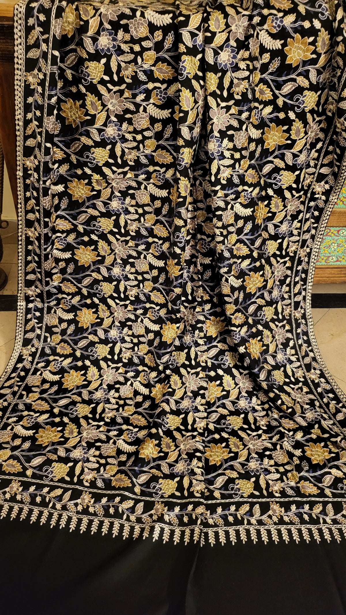 Gulabkar : Embroidered shawl