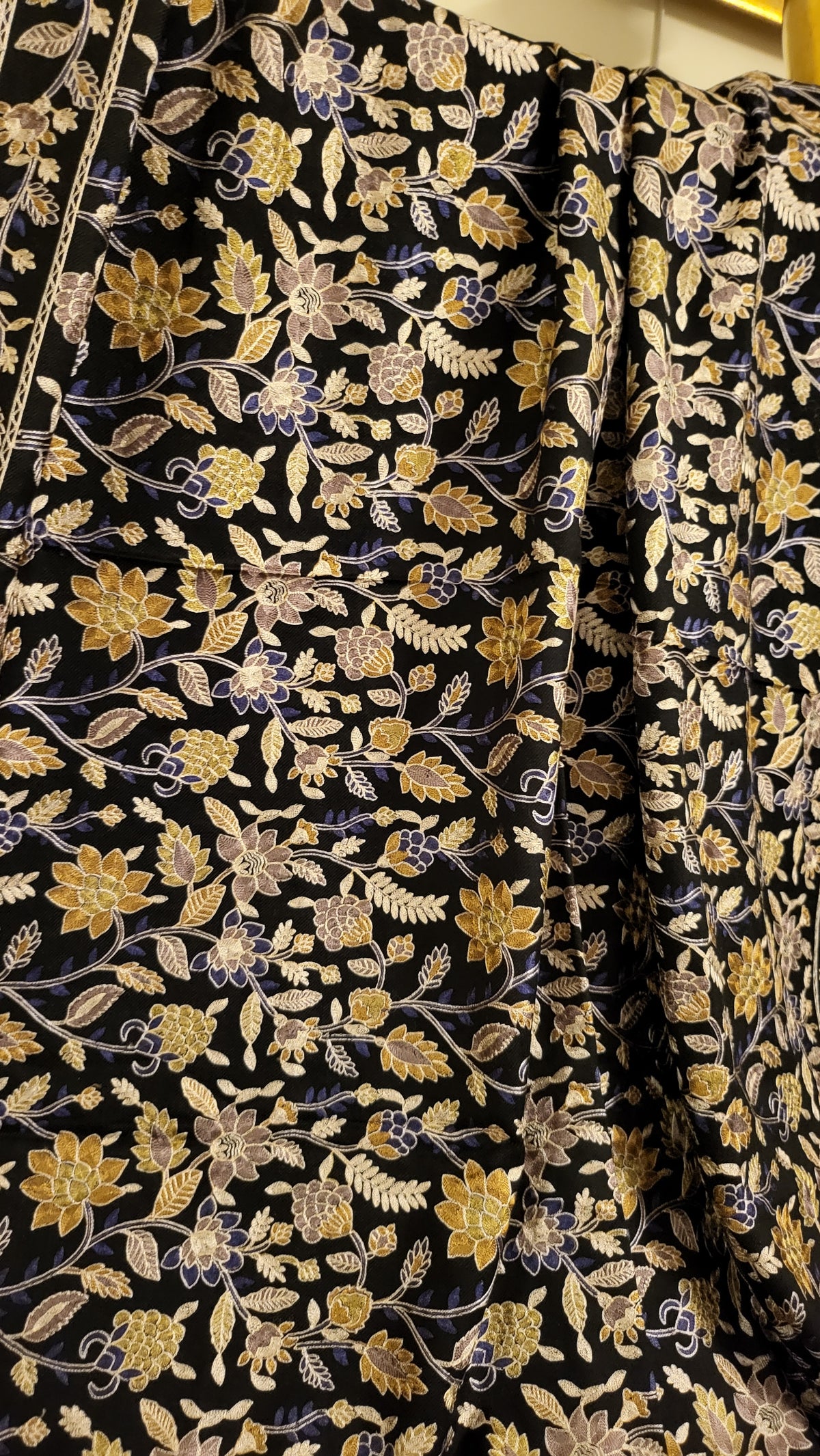Gulabkar : Embroidered shawl