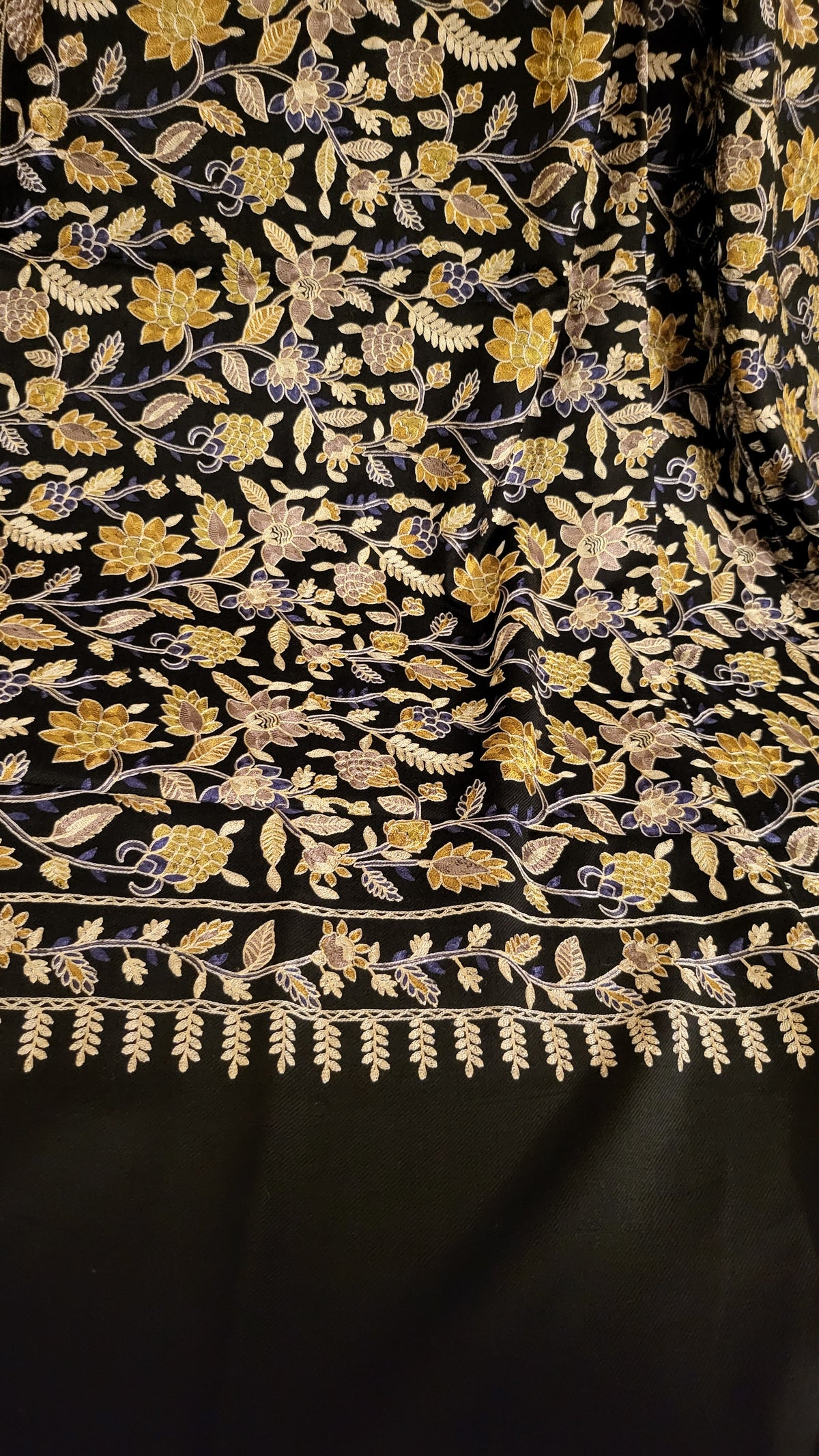 Gulabkar : Embroidered shawl
