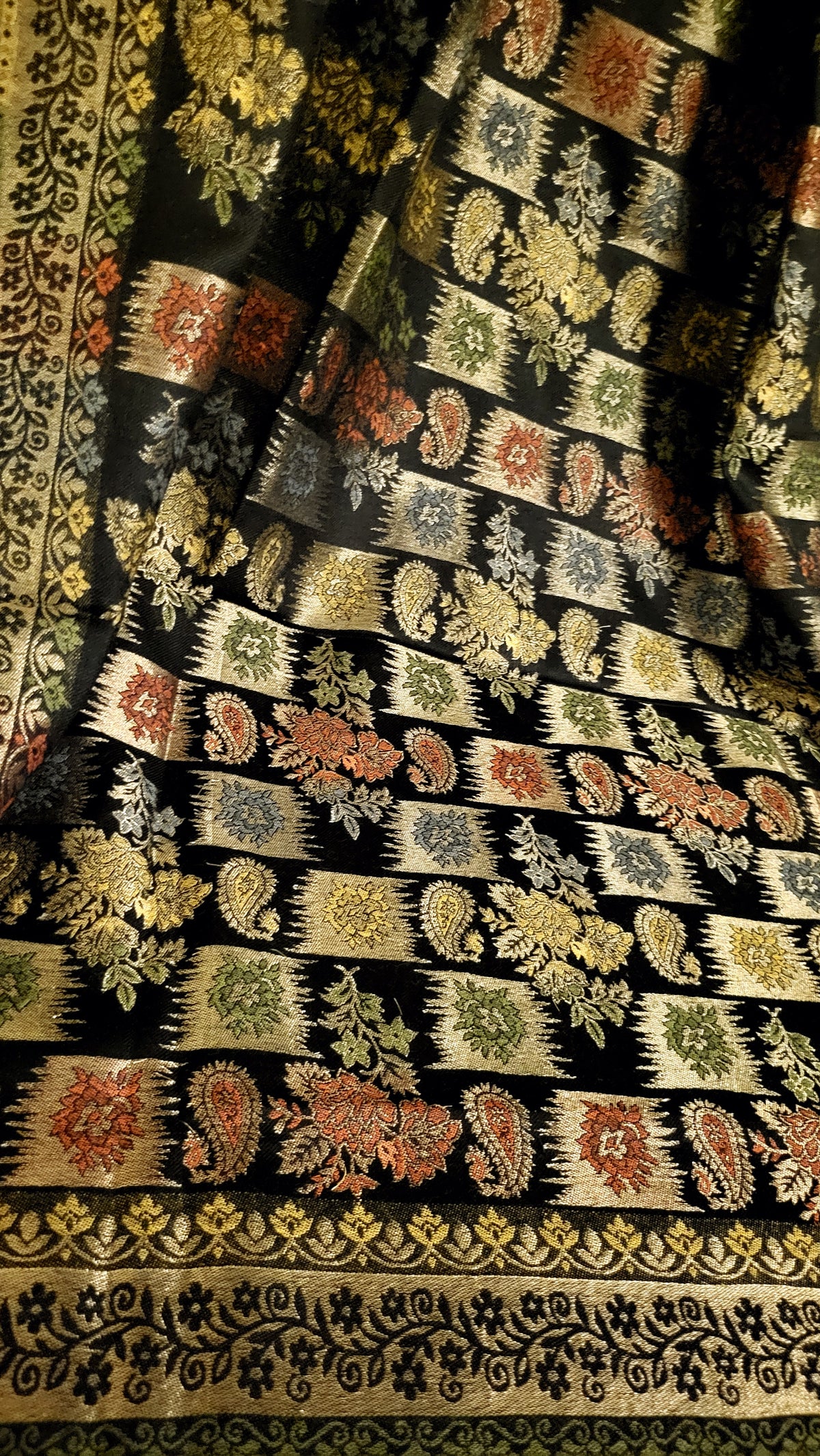 Moonlight kaani : woolen pashmina