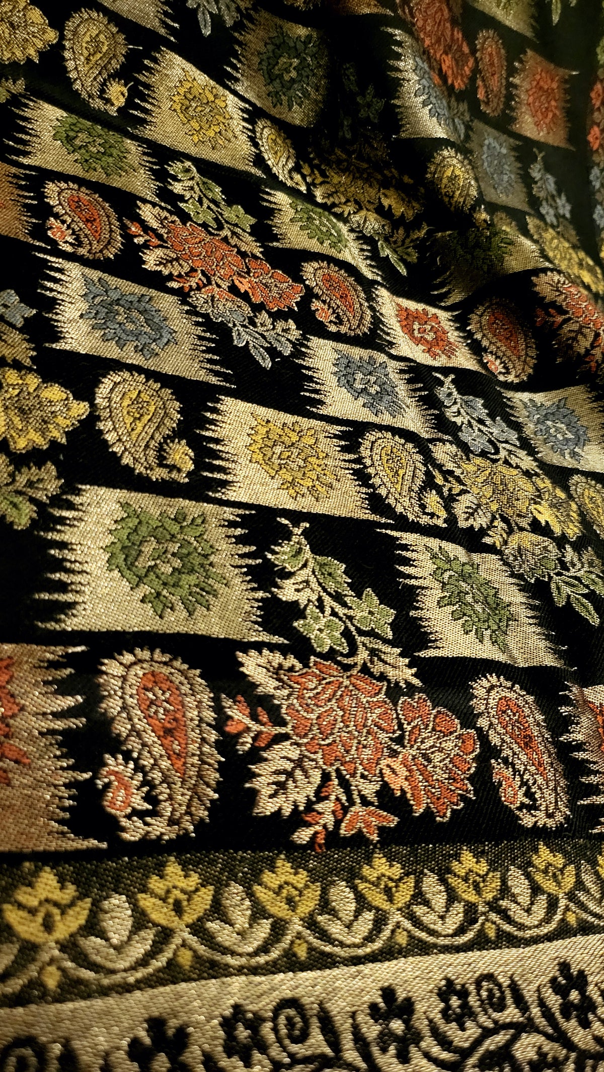 Moonlight kaani : woolen pashmina