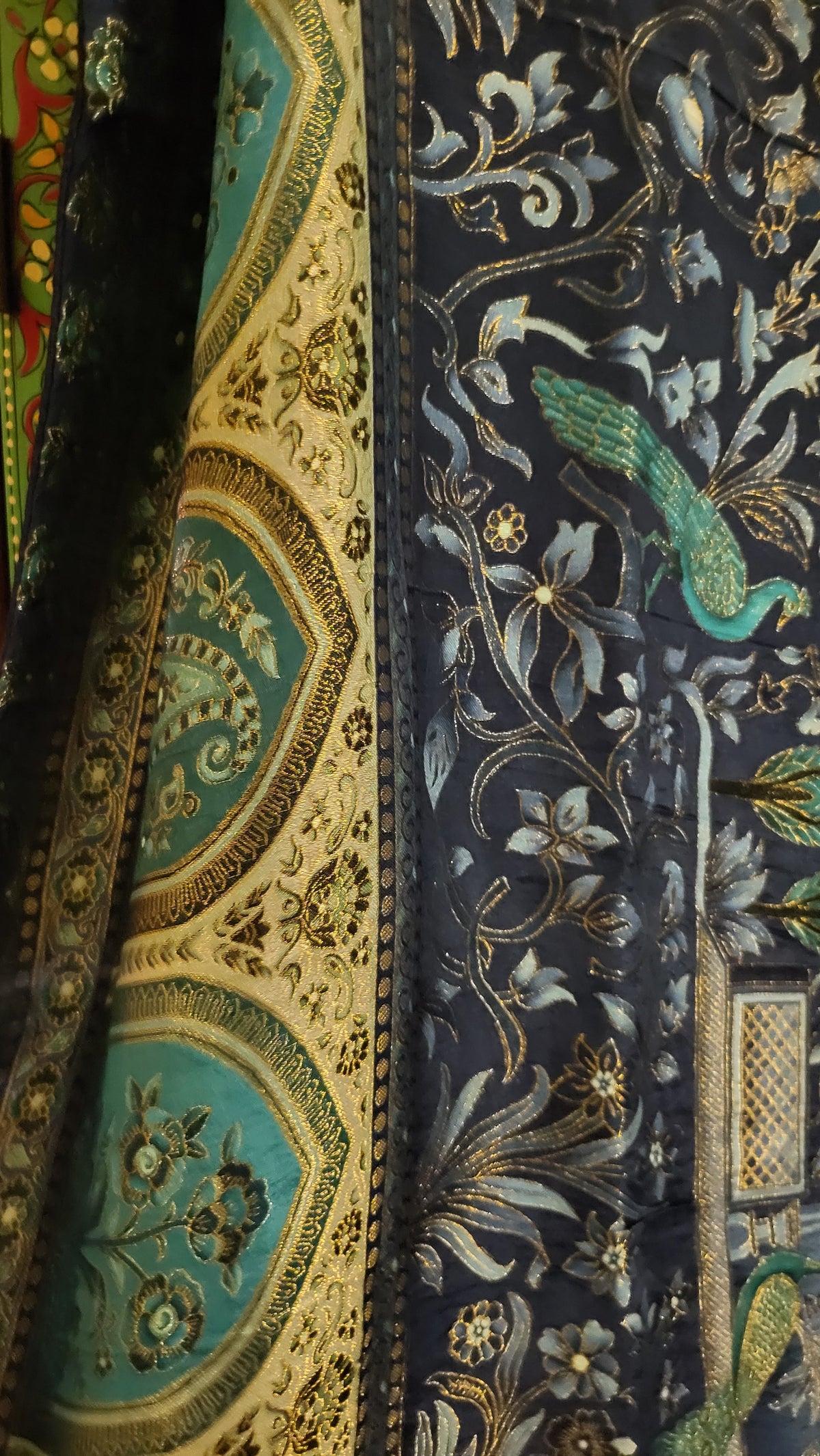 Meenakari shawl : kalamkar silk