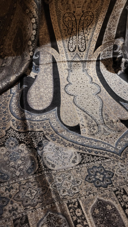 Gandhara Reversible kaani : shawl
