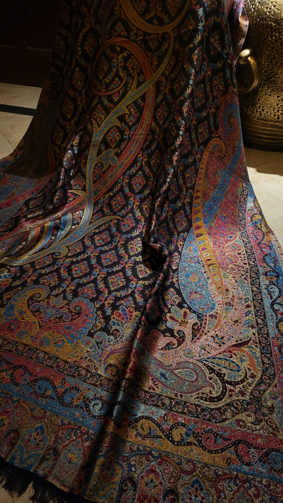 Gandhara reversible kaani : Pashmina moonlight