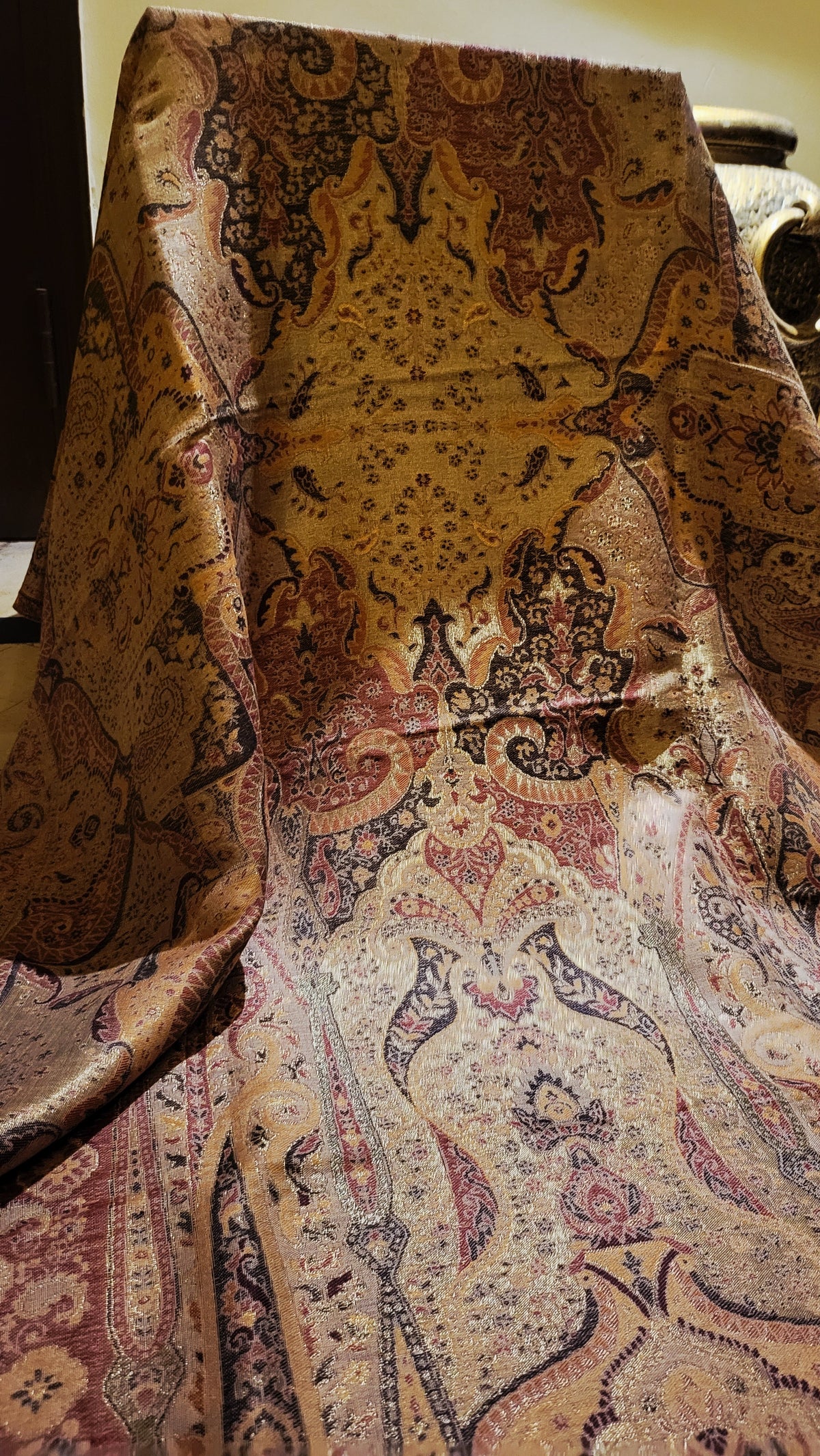 Gandhara reversible kaani