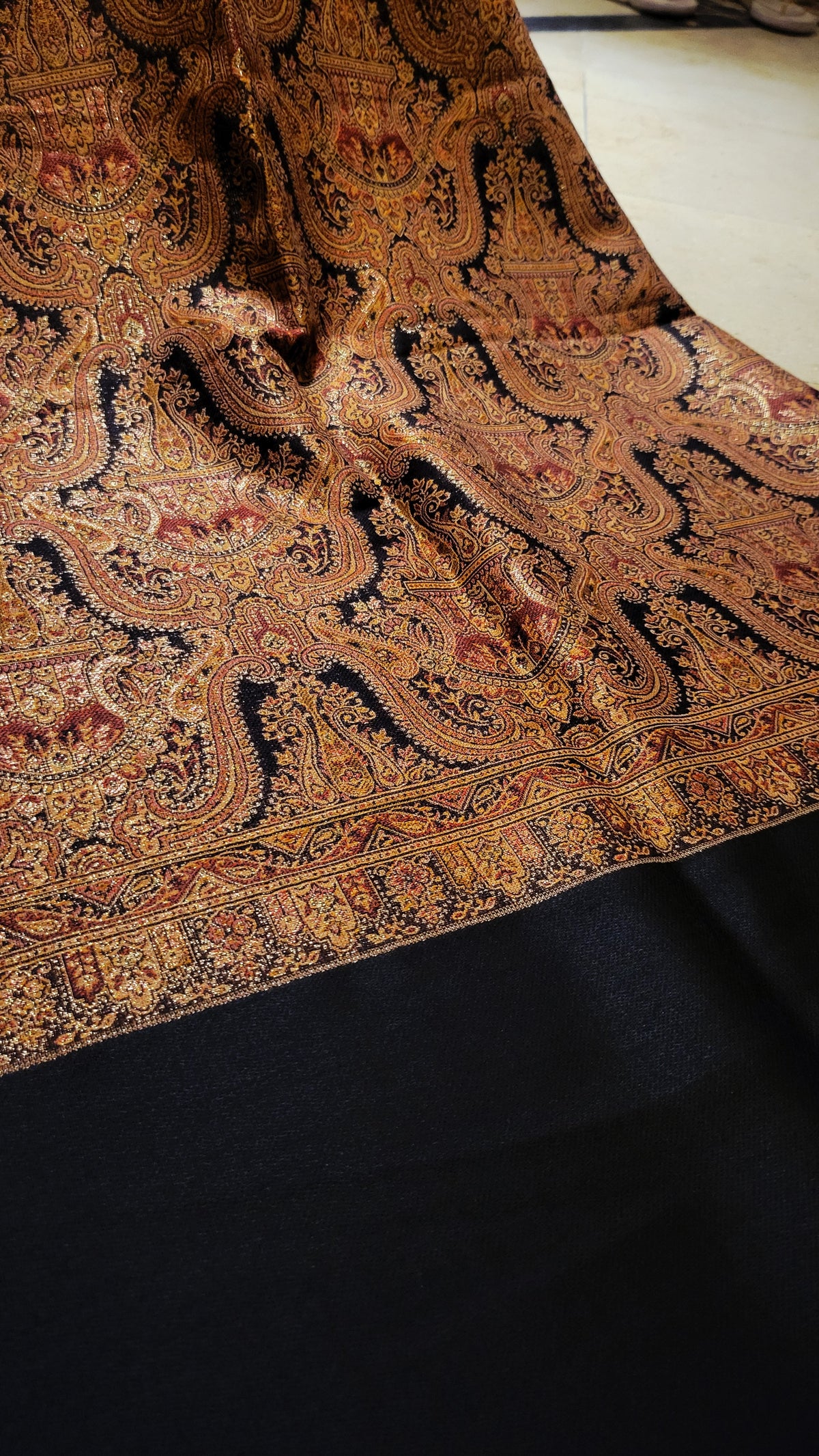 Gandhara kaani : Reversible shawl