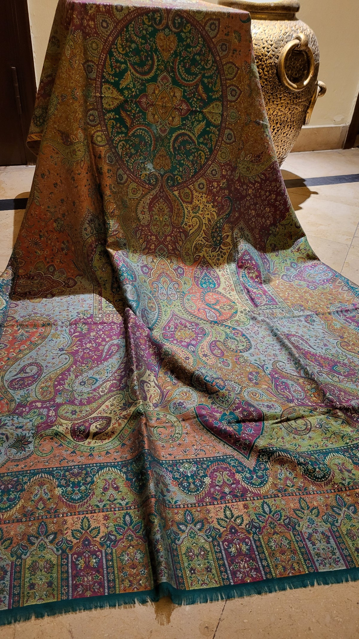 Tabraizi kaani : shawl