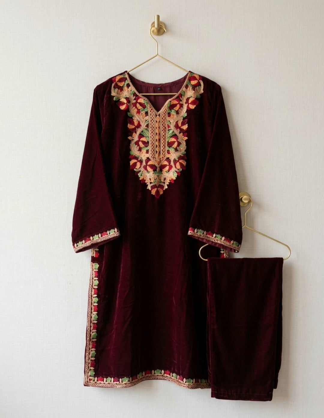 Embroidered phiran with trouser: Velvet
