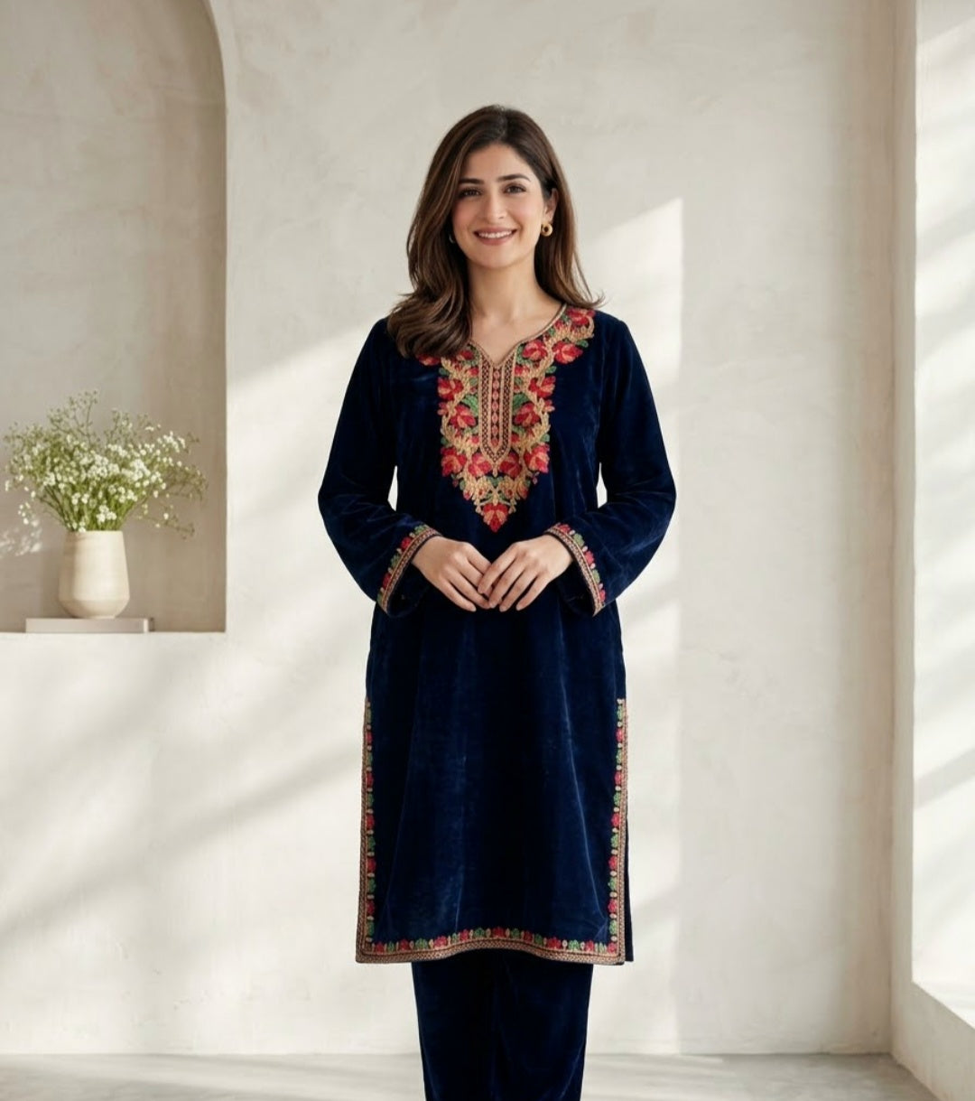 Embroidered phiran with trouser: Velvet