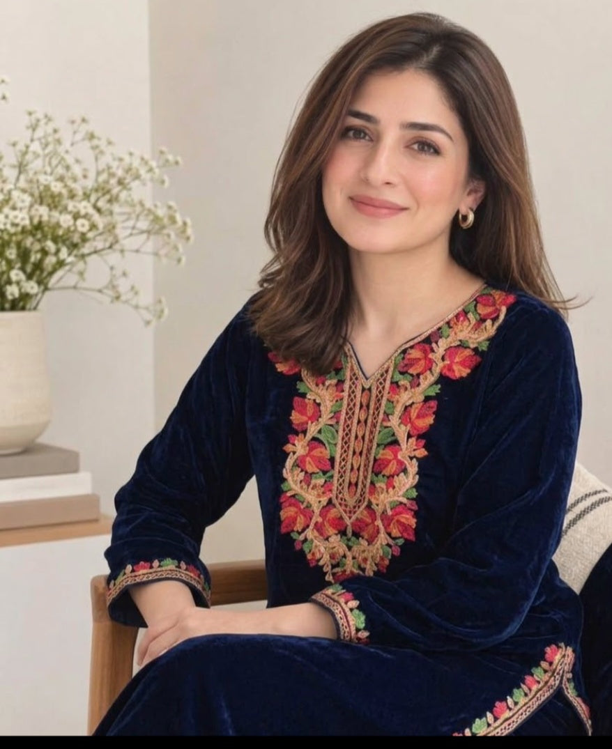 Embroidered phiran with trouser: Velvet