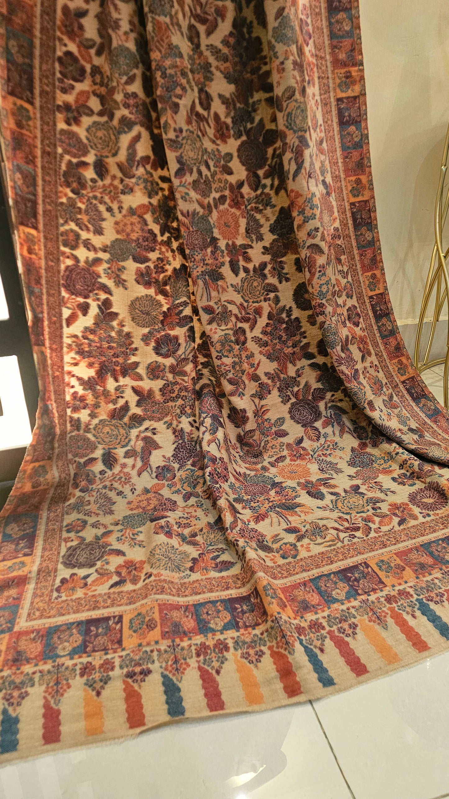 Kaani shawl: Pashmina