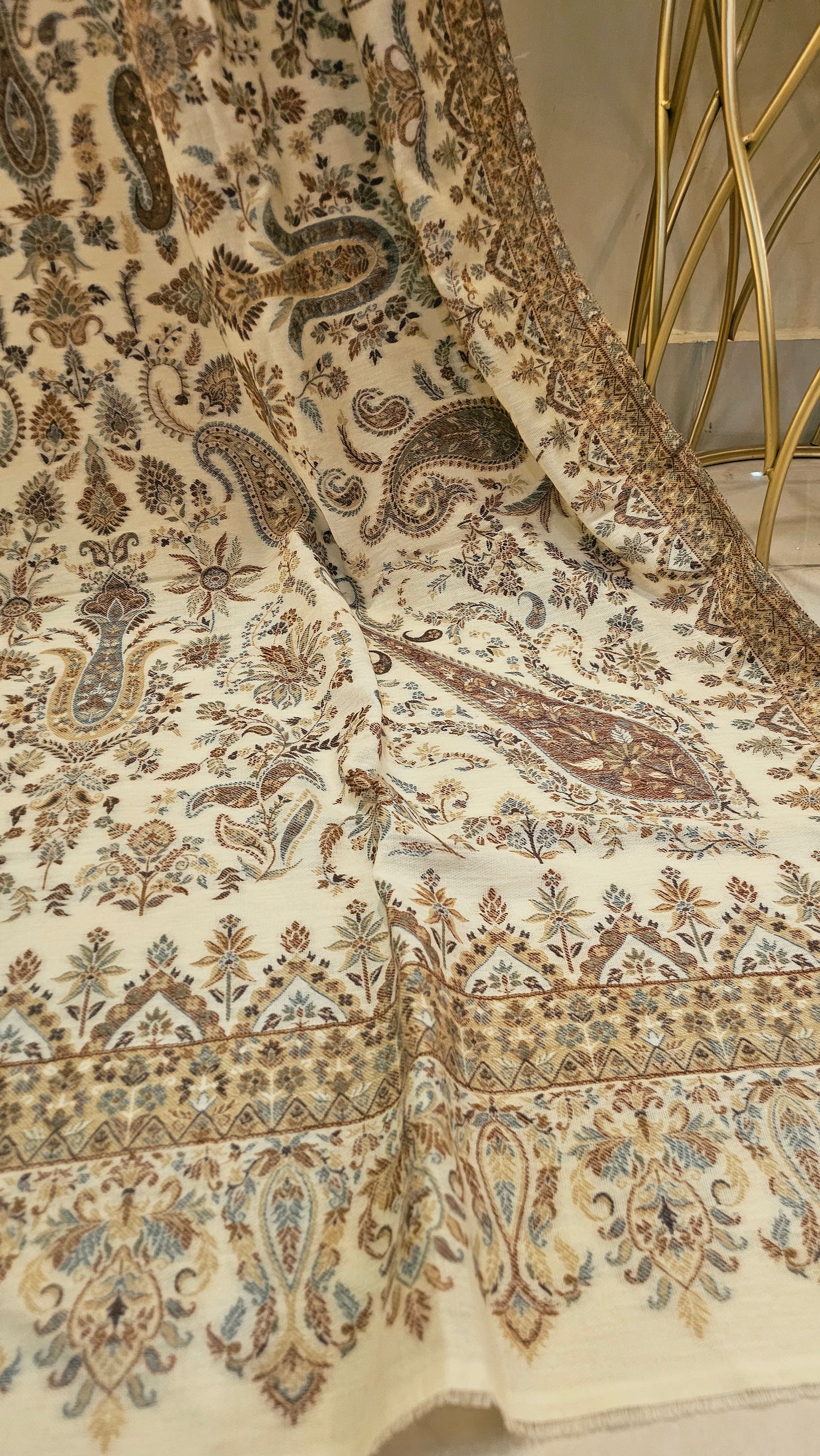 Kaani shawl: Pashmina