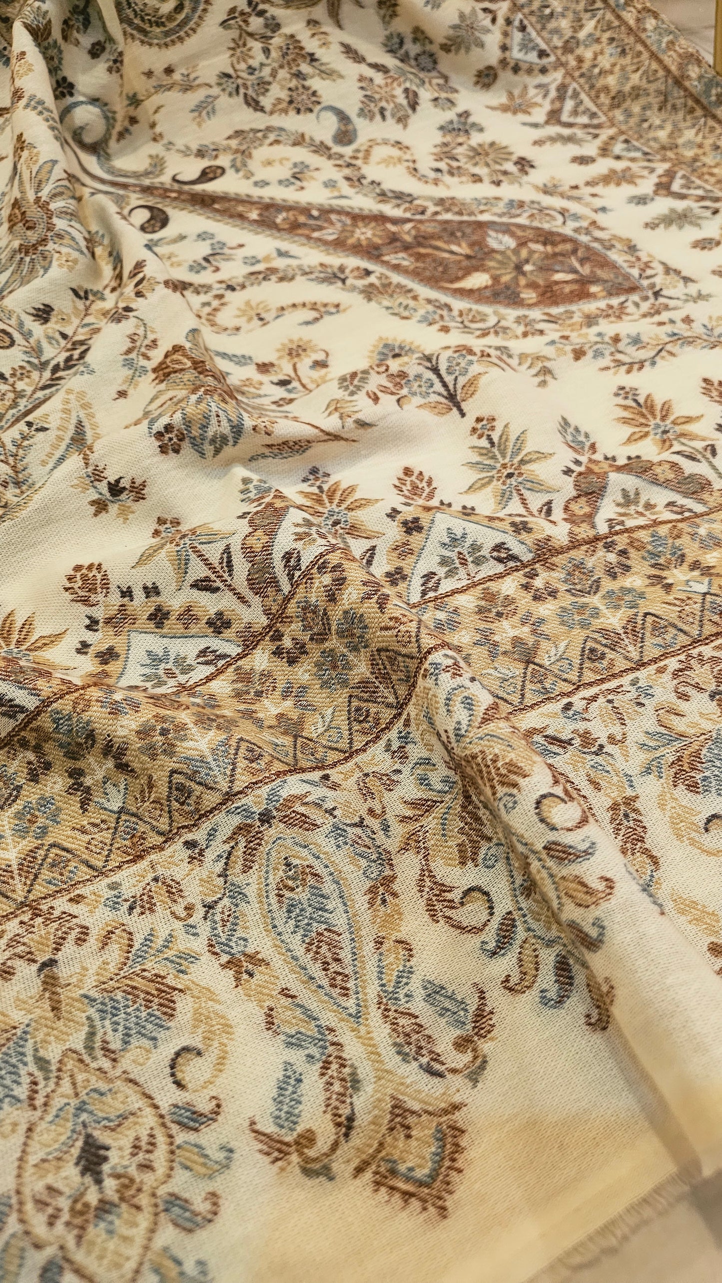 Kaani shawl: Pashmina