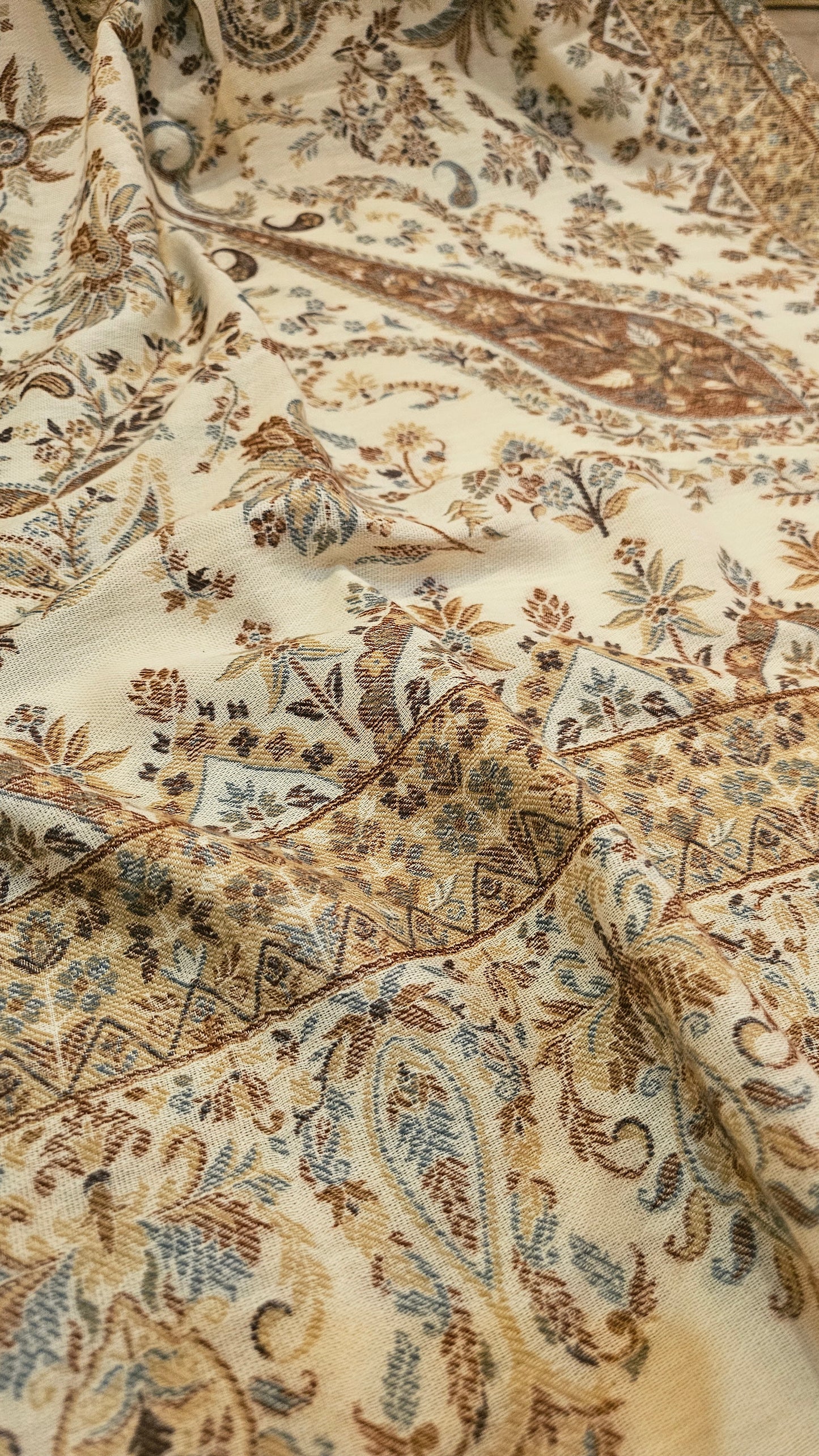 Kaani shawl: Pashmina
