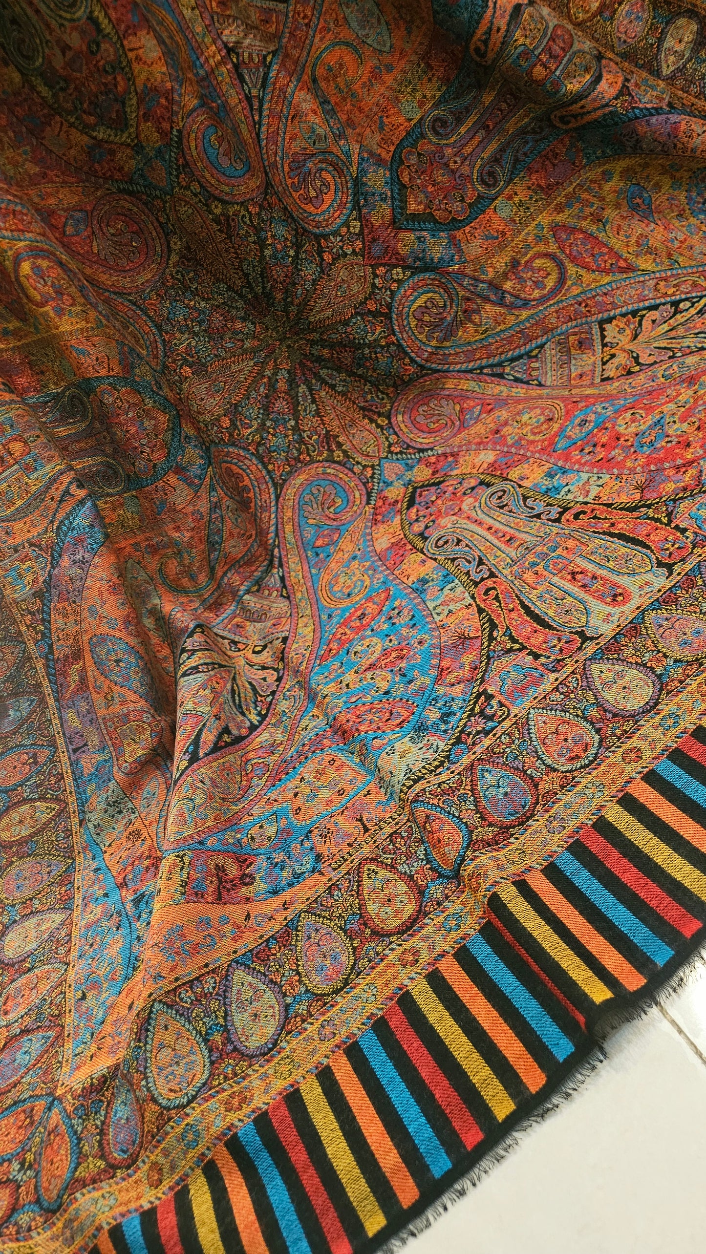 Kaani shawl: Pashmina
