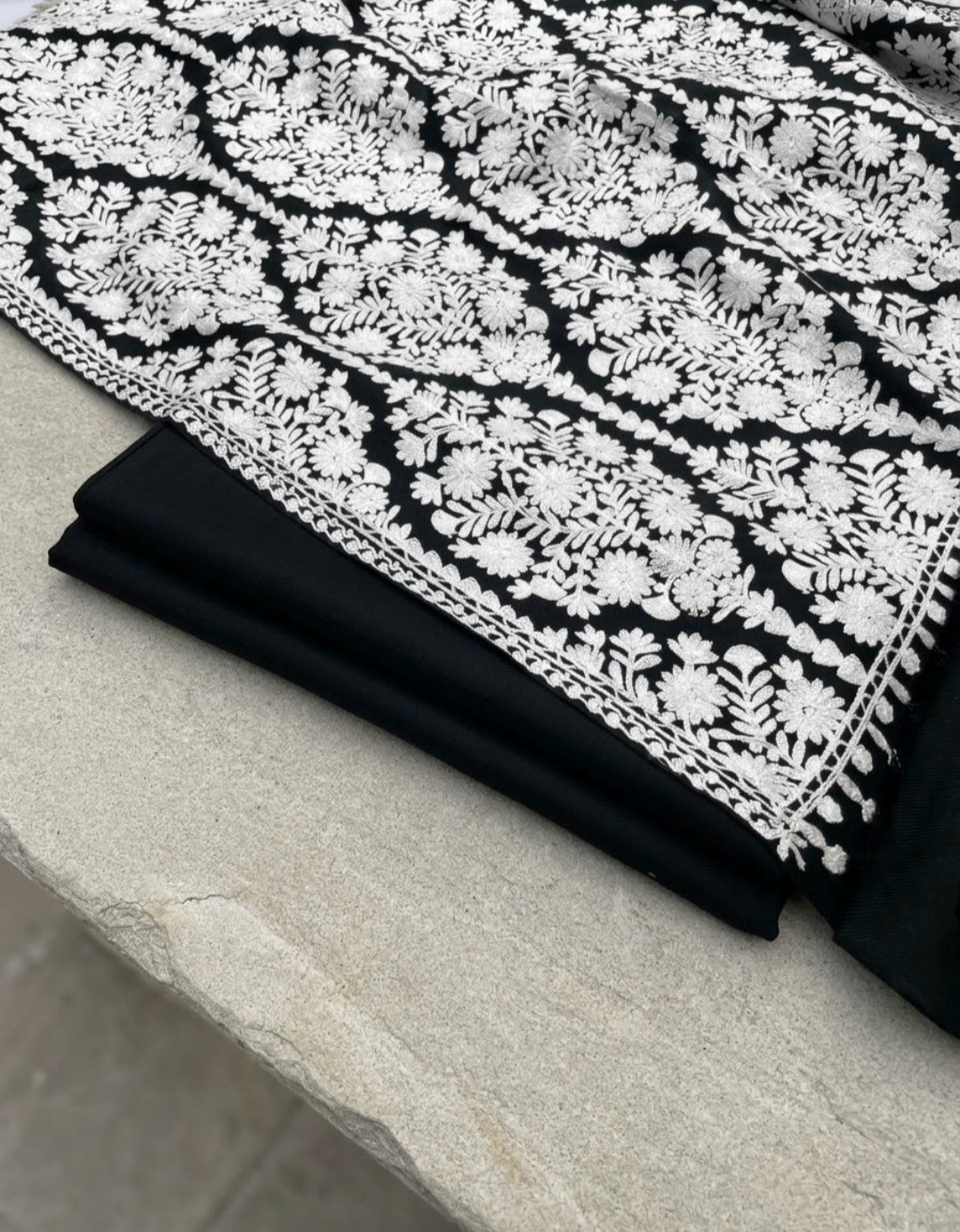 Minishawl suit: Pashmina