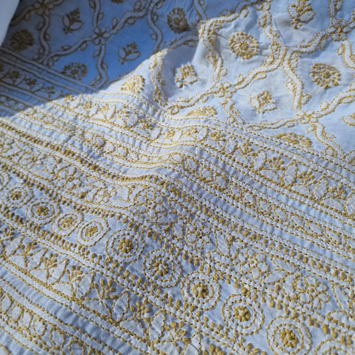 Sale Chikankari with single taar