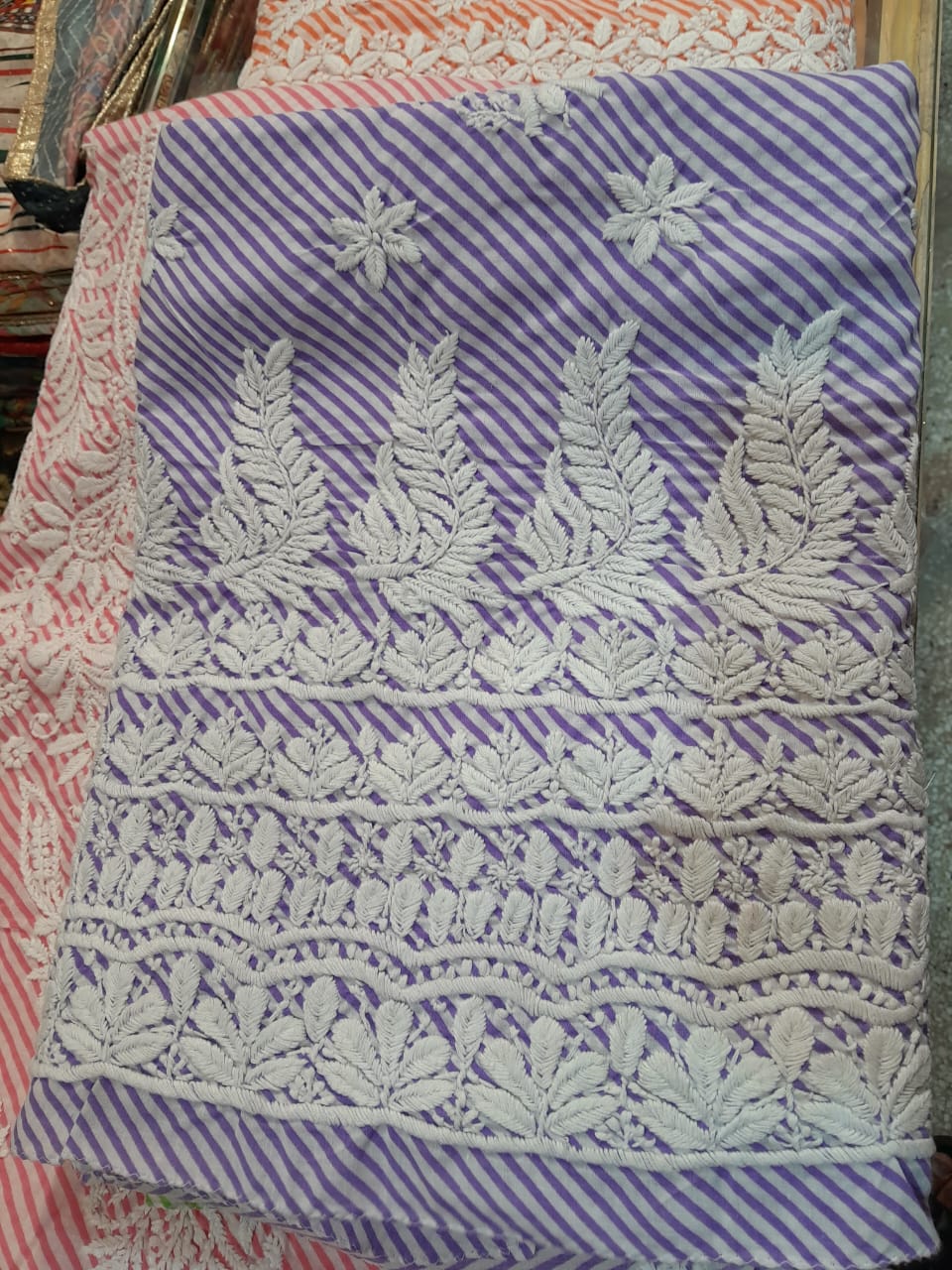 Lahriya chikankari