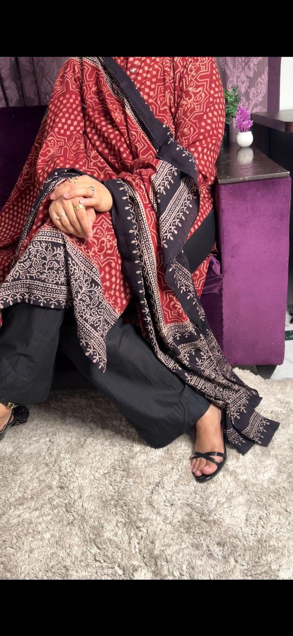 Block and Loom : Suit
