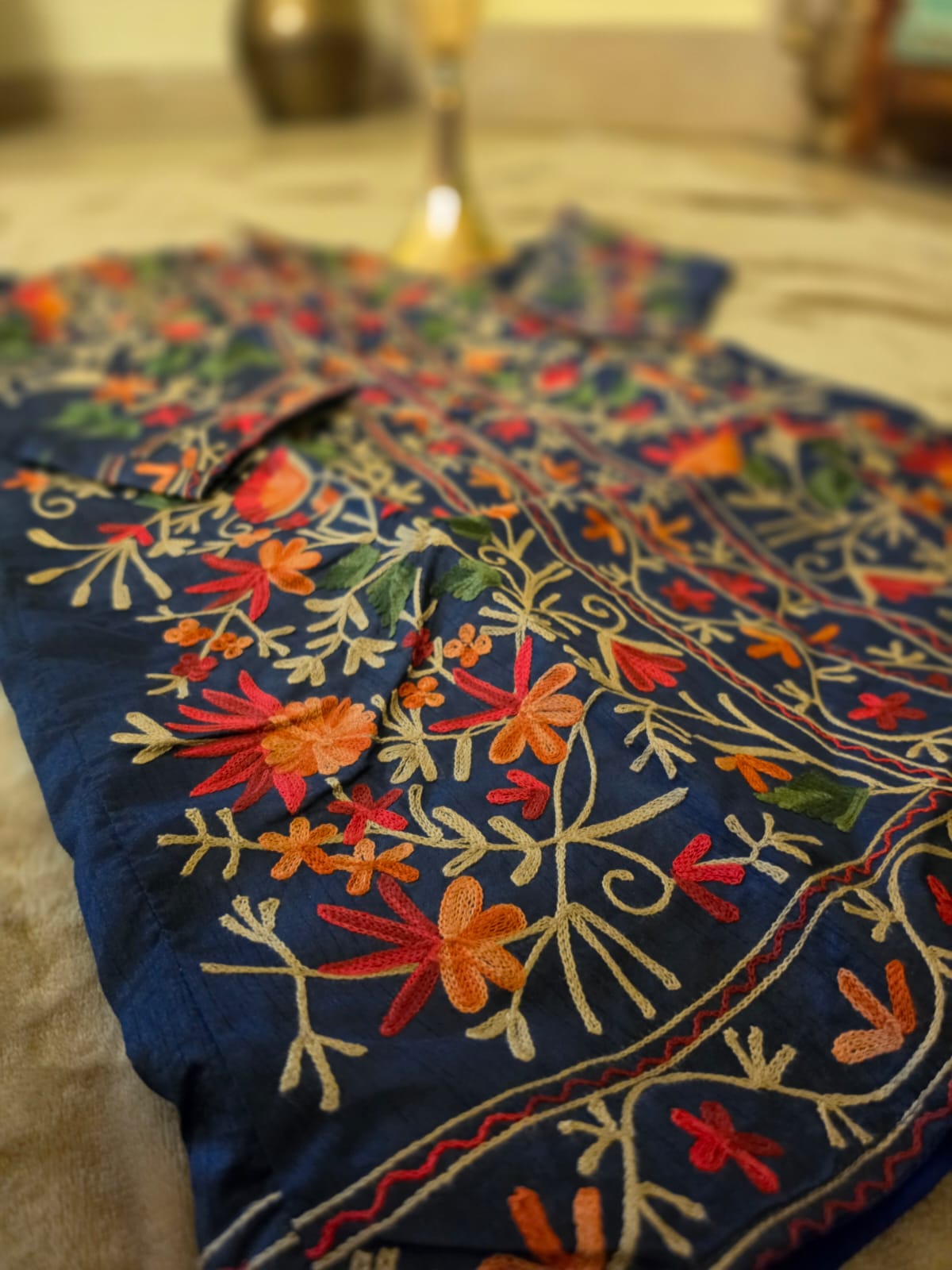 Silk coat : Embroidered