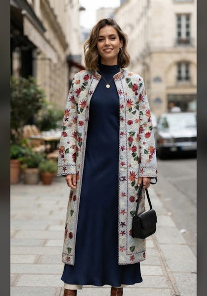 Silk coat : Embroidered