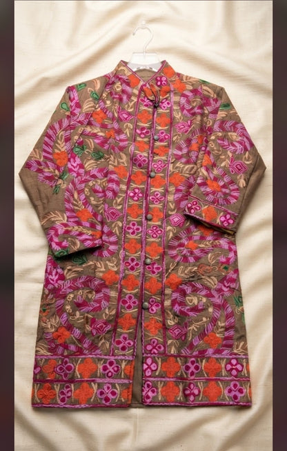Silk jacket : Embroidered