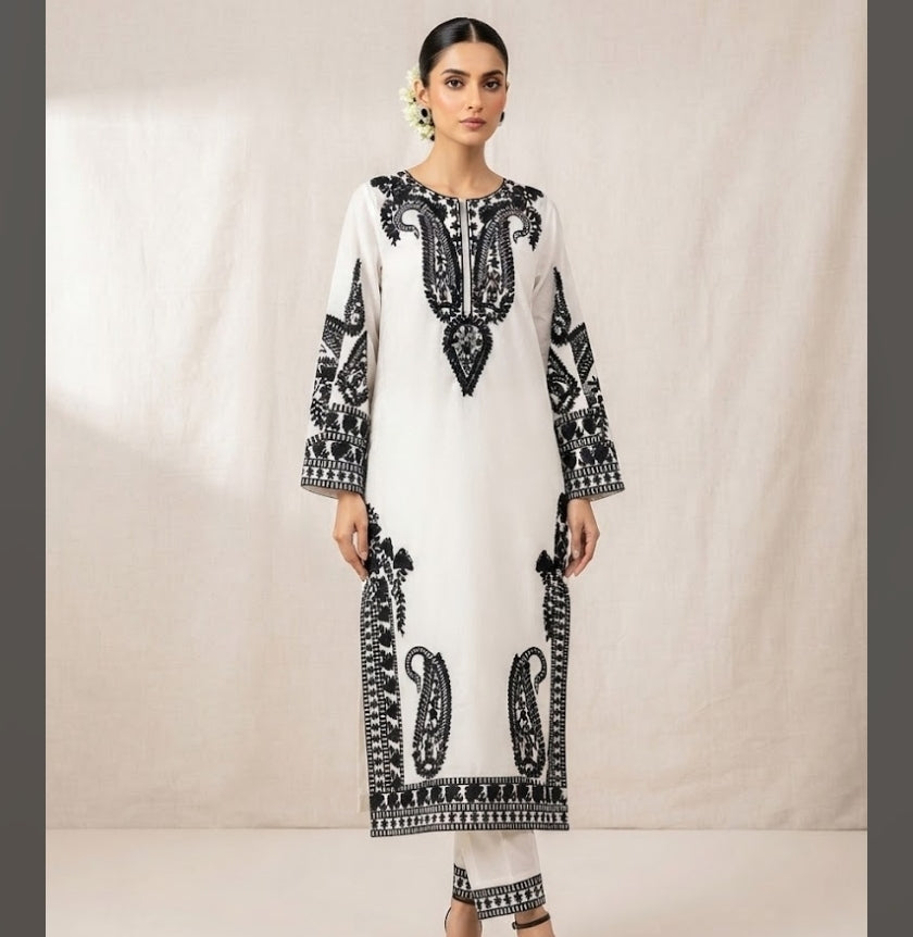 Linen collection : Embroidered