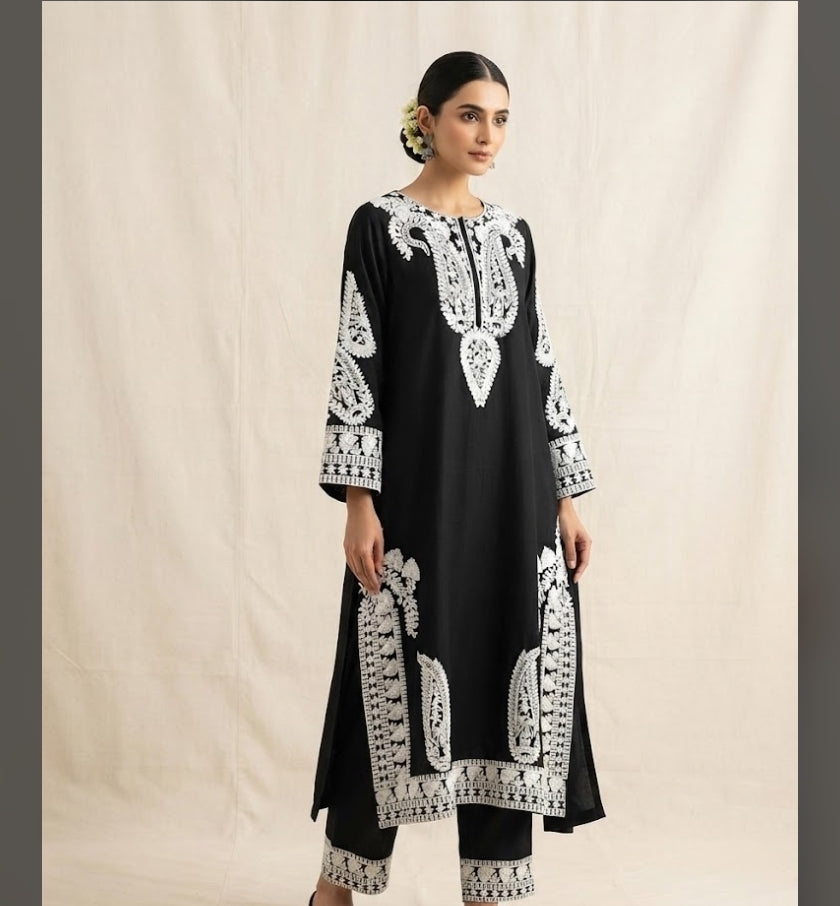 Linen collection : Embroidered