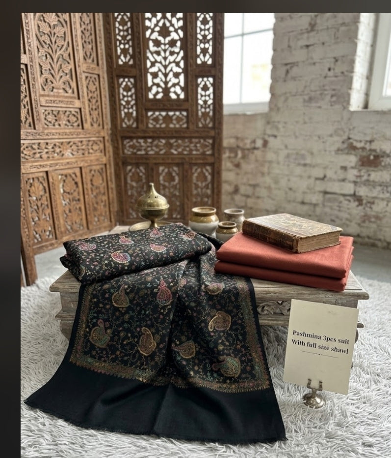 Pashmina suit : unstitched