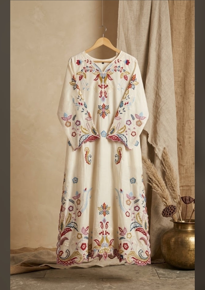 Silk kaftan : Embroidered