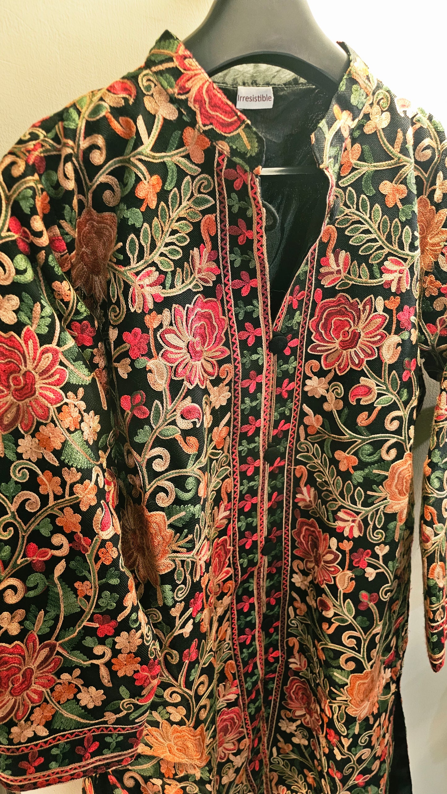 Embroidered coat: Pashmina