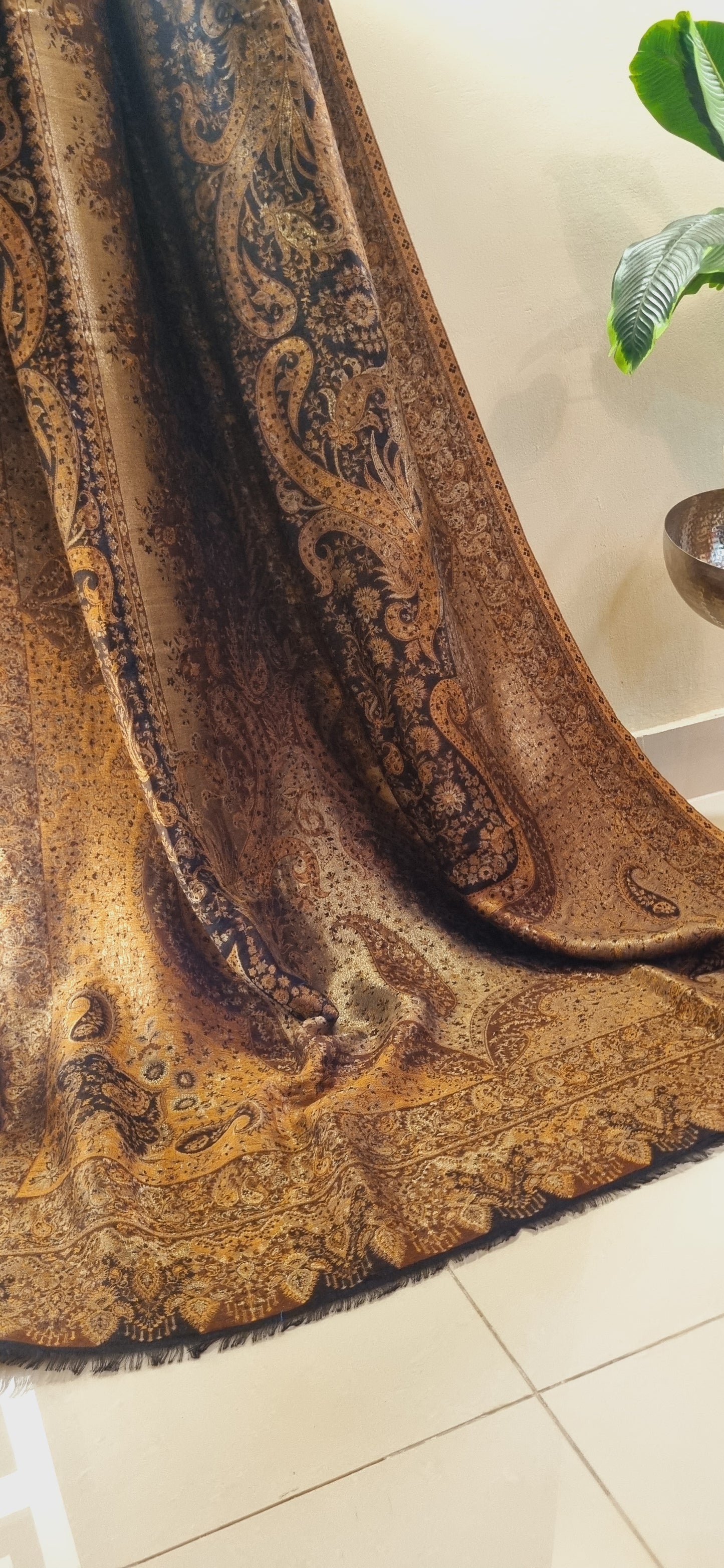 Reversible moonlight gandhara kaani shawl