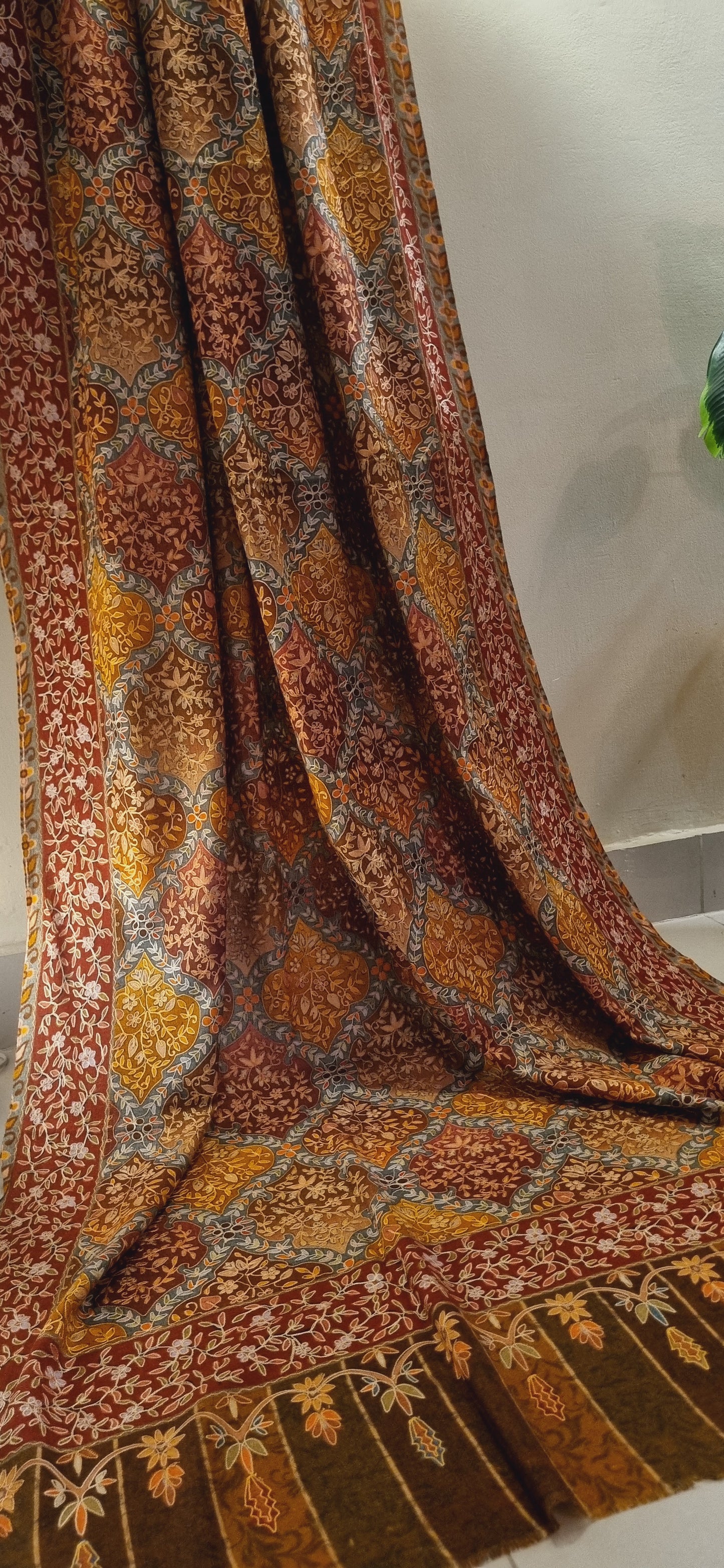 Reelkar embroidered pashmina