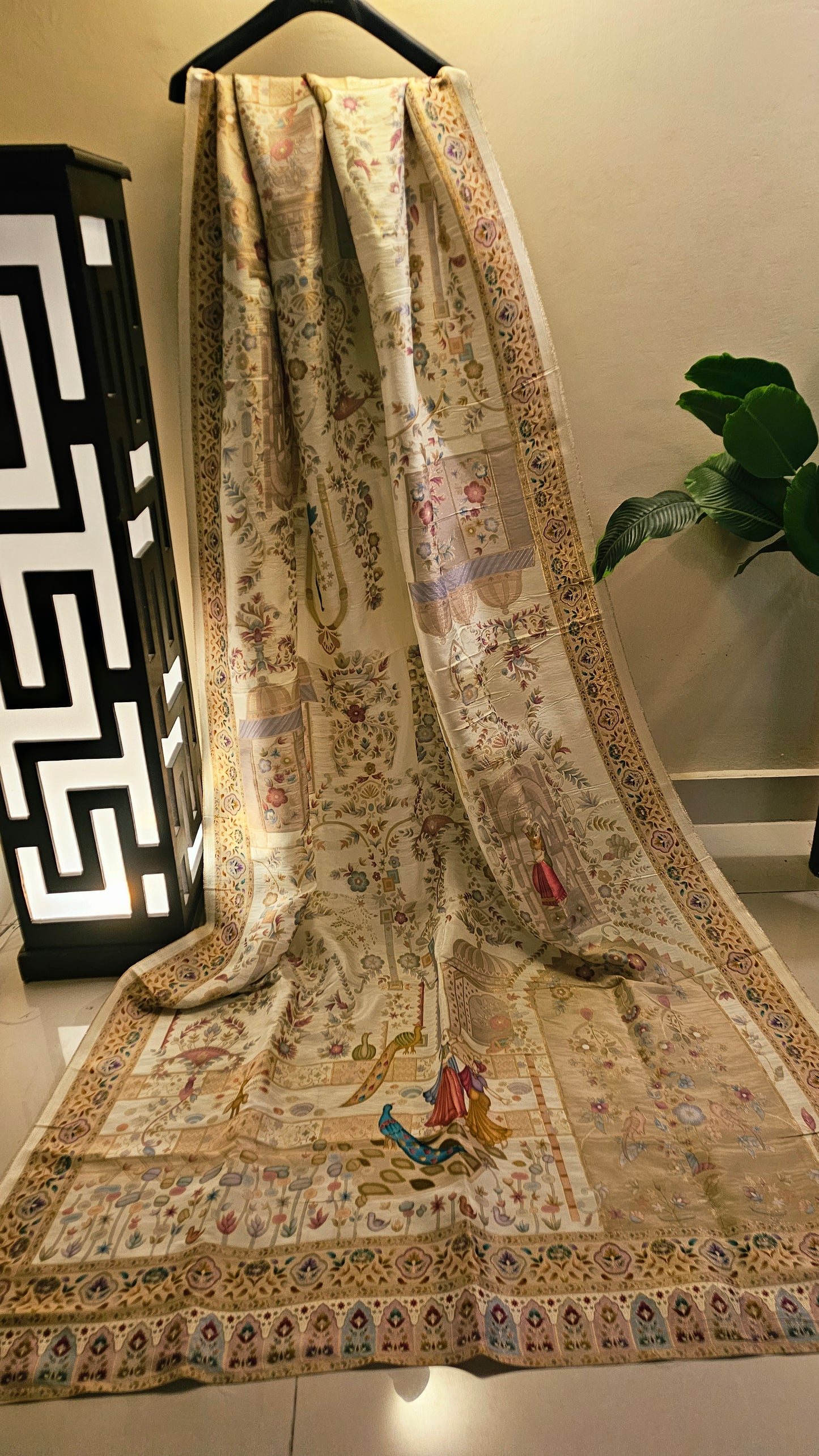 Meenakari shikargah shawl: silk