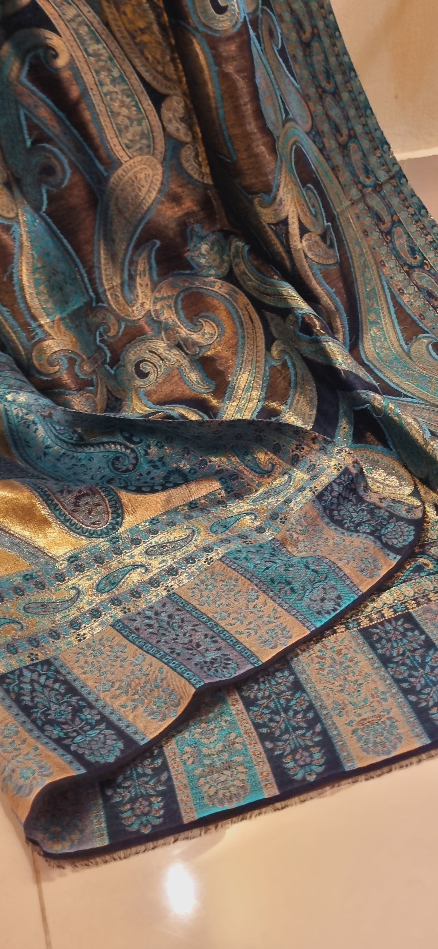 Reversible moonlight kaani shawl