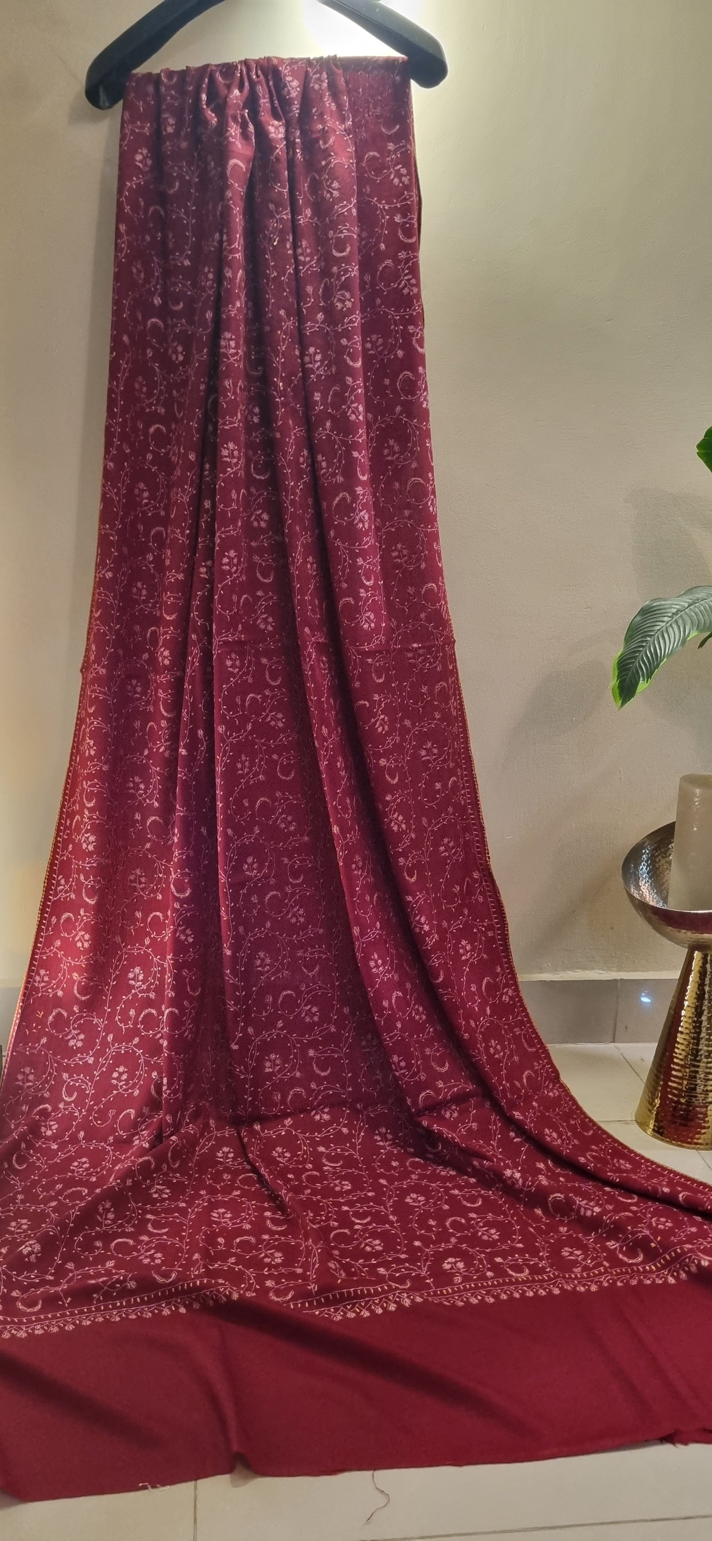 Sui embroidered toosh